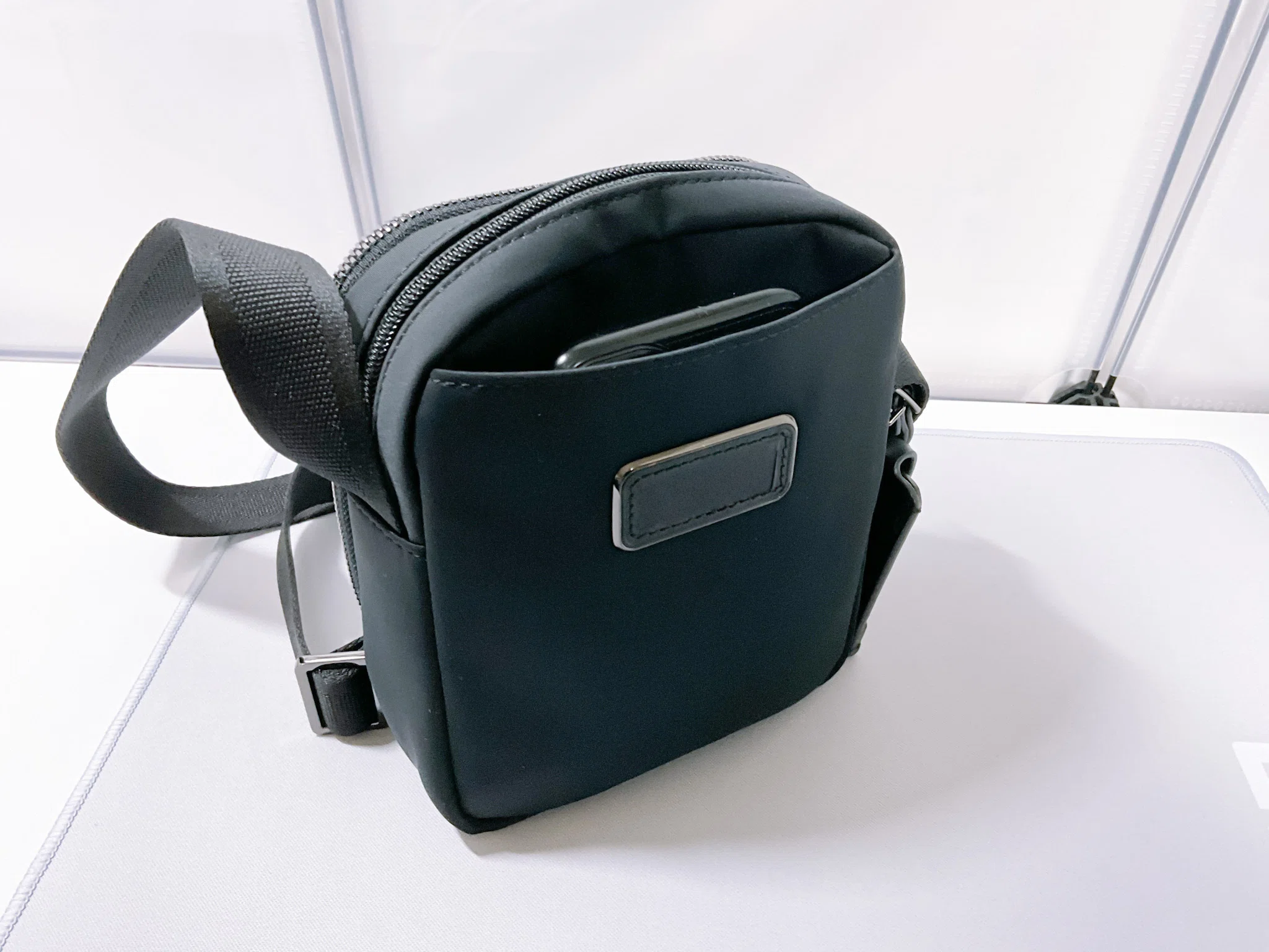 TUMI】HARRISON「ニコルス」スモール・クロスボディ レビュー【最低限