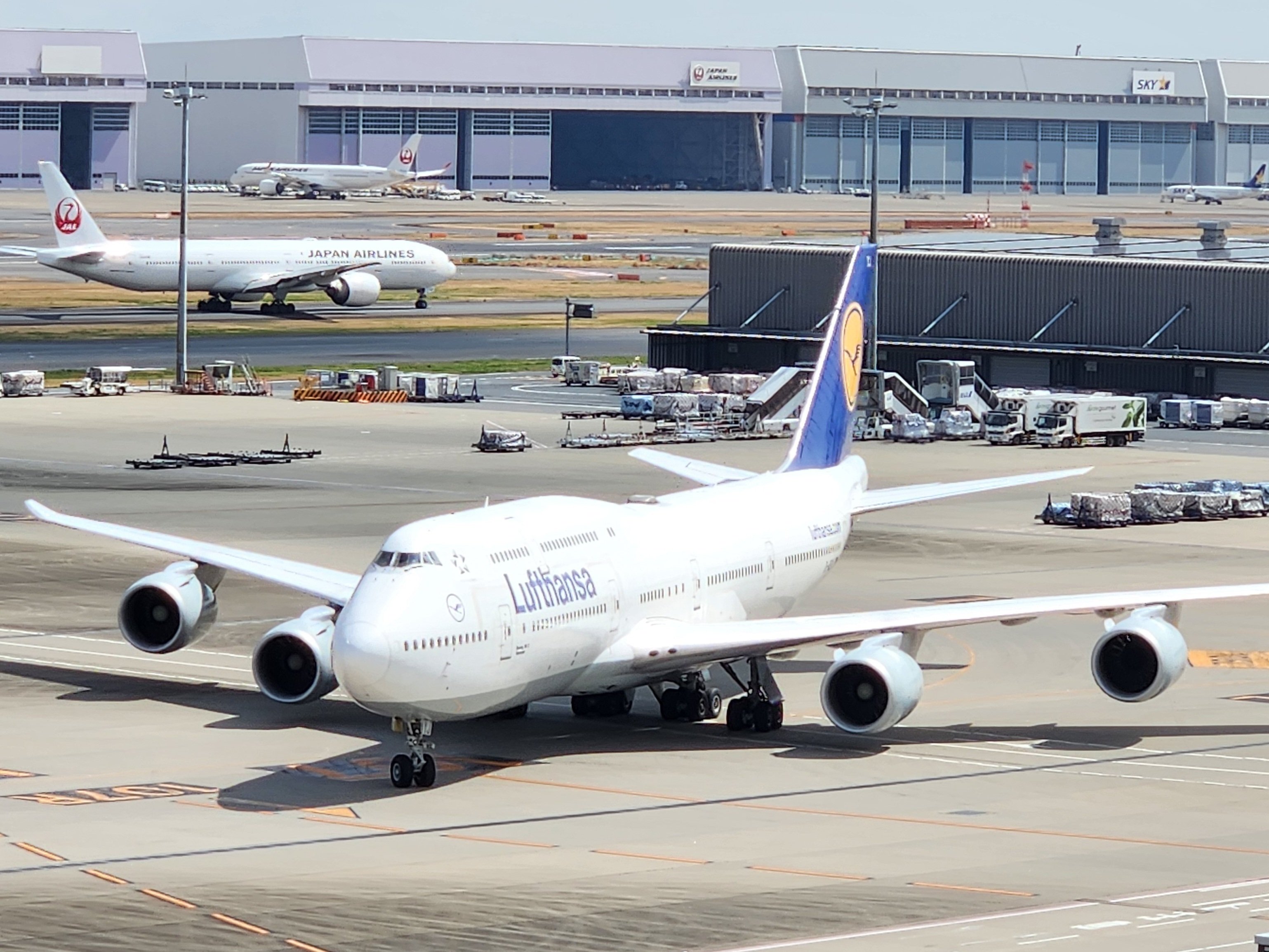 BOEING707 ボーイング　Lufthansa&Luftwaffe ドイツ ルフトハンザ、ボーイング747-8型機の日本線投入再開 羽田