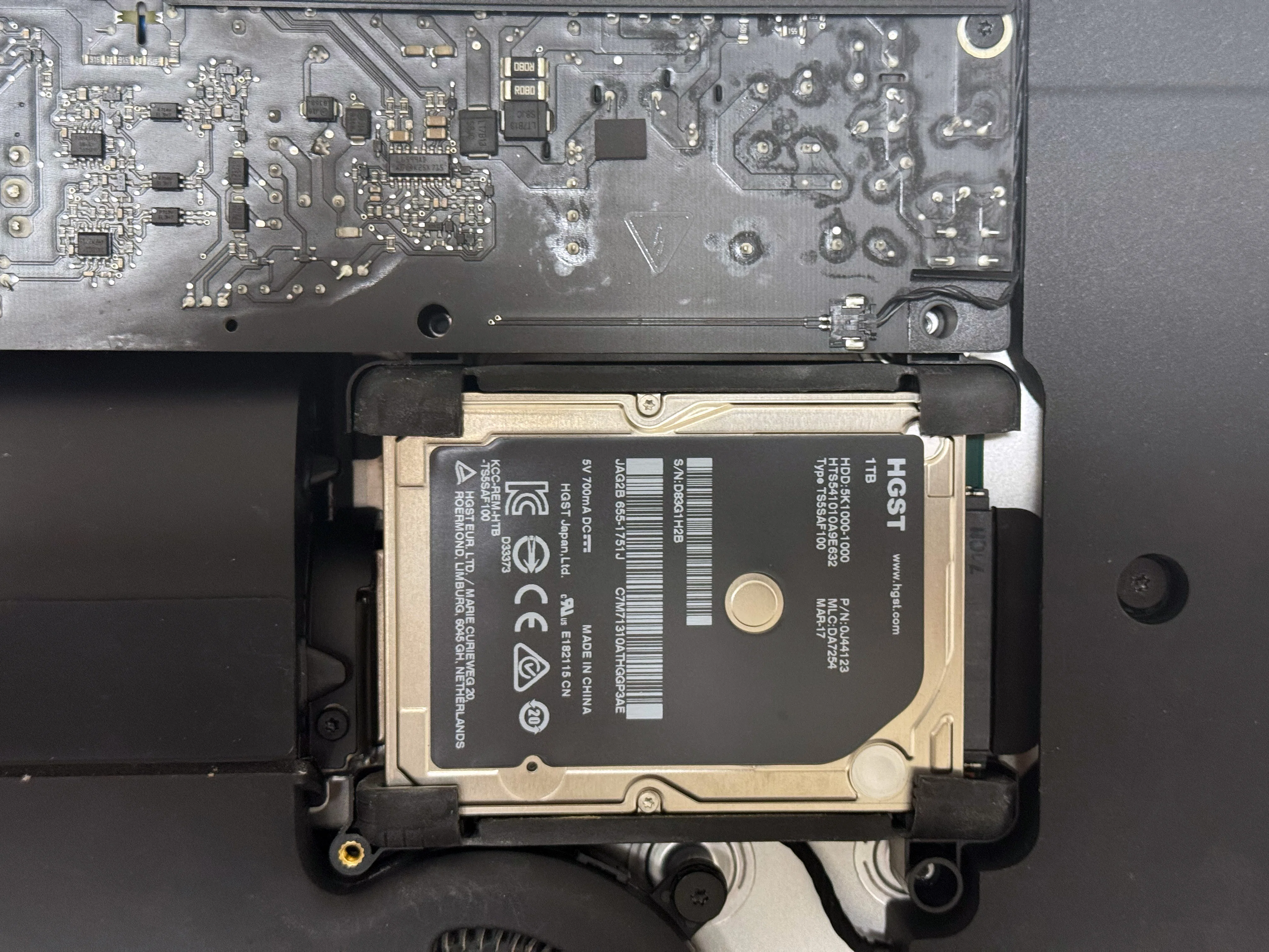 iMac 2017 (A1418) の分解｜あふれる