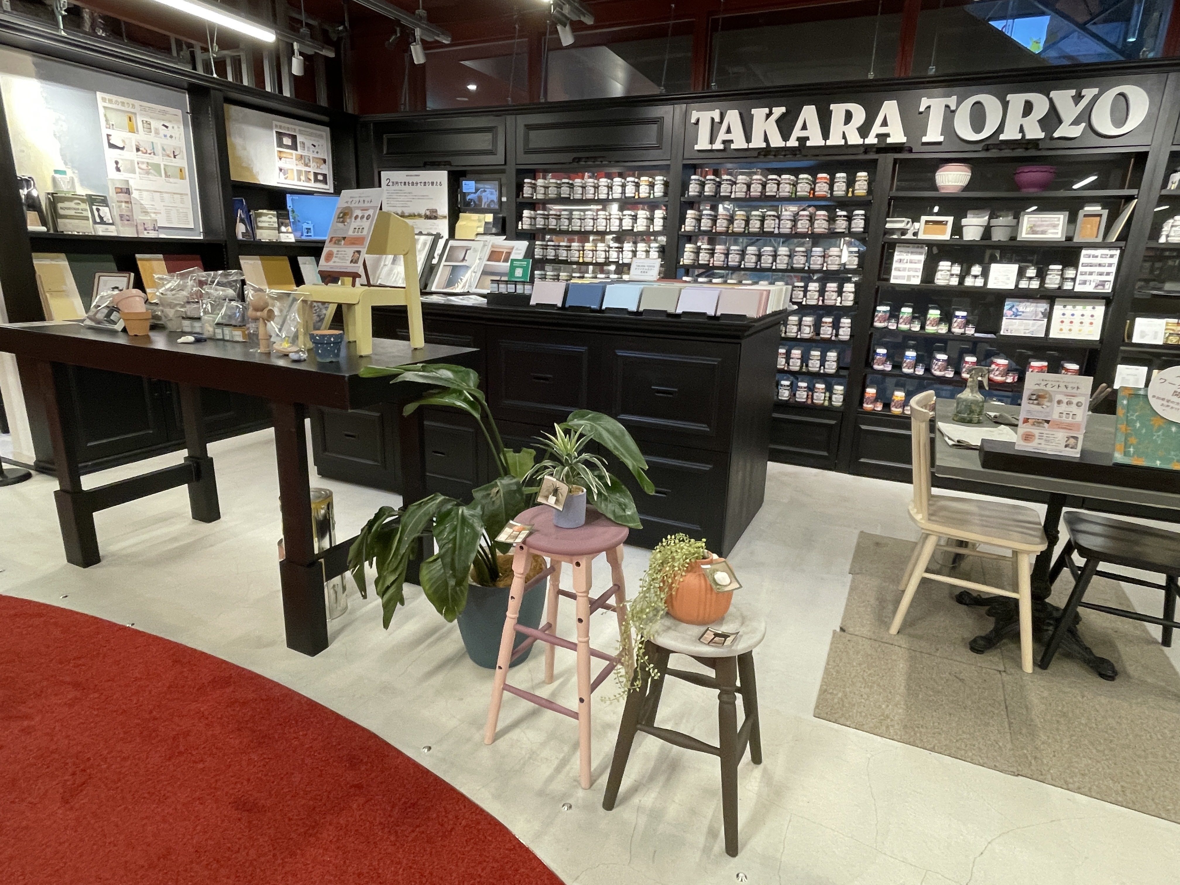 彩虹屋ページ 色を塗ると、心も晴れる。タカラ塗料T8店で過ごす“ペイント時間”｜T8