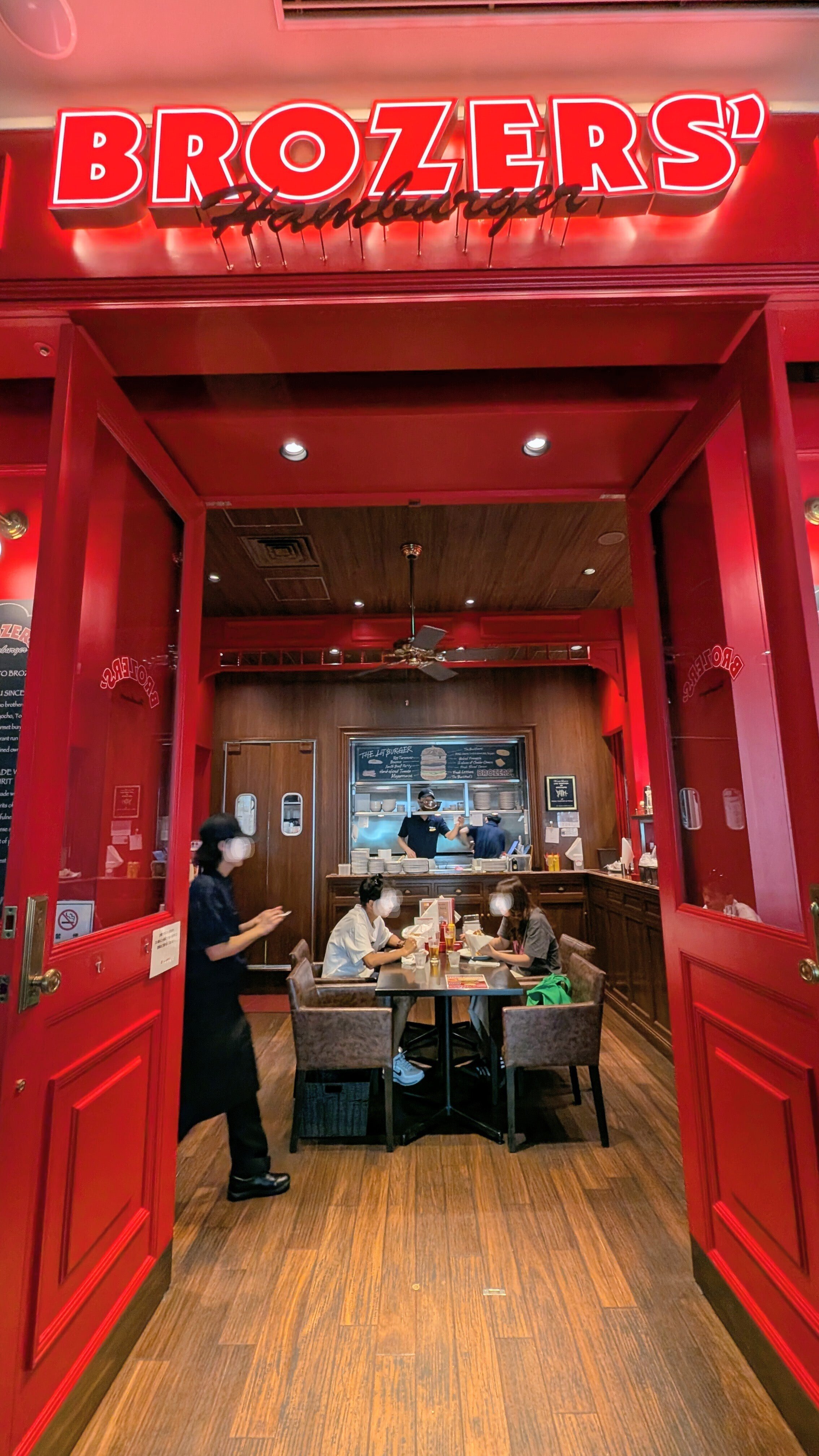 東京 おいしいハンバーガー | ― ブラザース 日本橋高島屋店 ―｜もえあつ