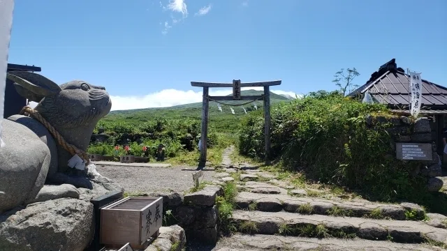 0532 撮影不可・お祓い受けた方のみ参拝可・霊峰「月山神社」（山形県
