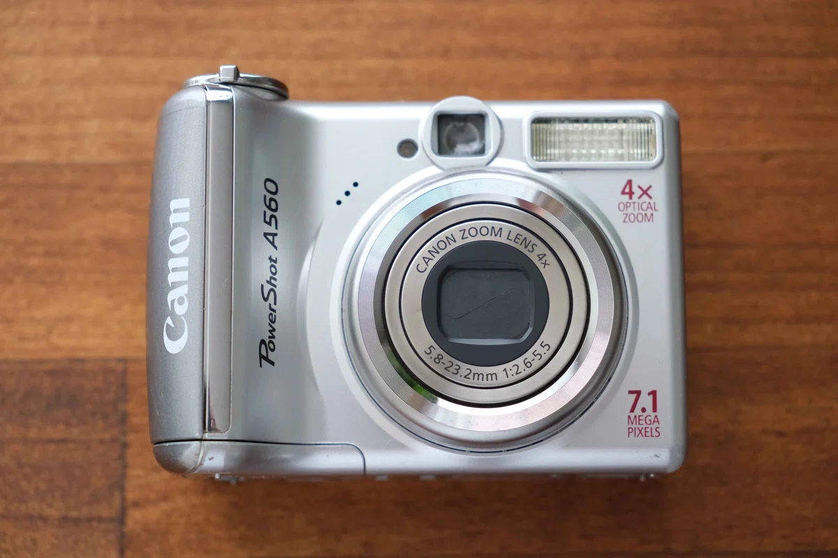 オールドコンデジの世界】Canon PowerShot A560 ・グリップがgood 