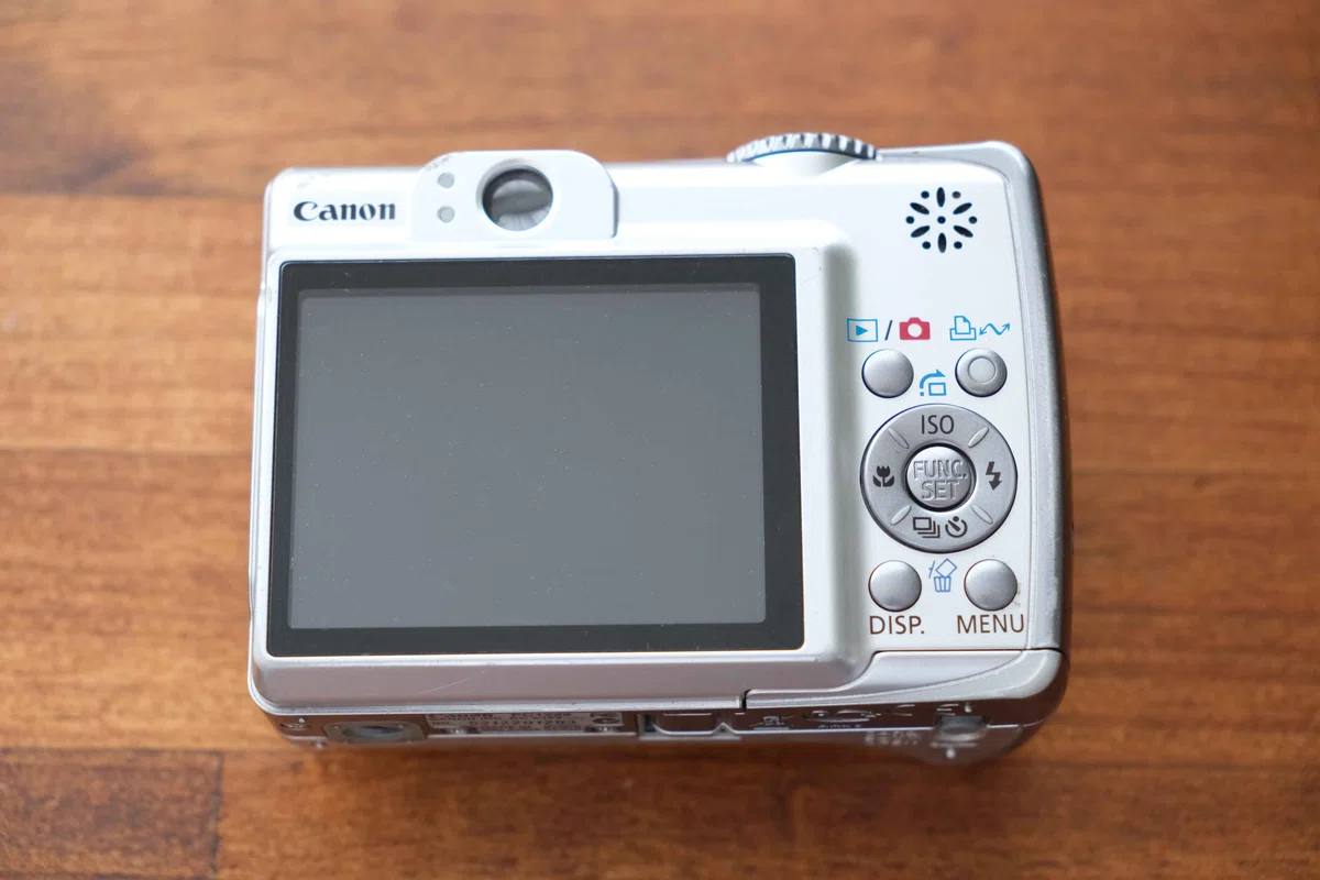 オールドコンデジの世界】Canon PowerShot A560 ・グリップがgood 