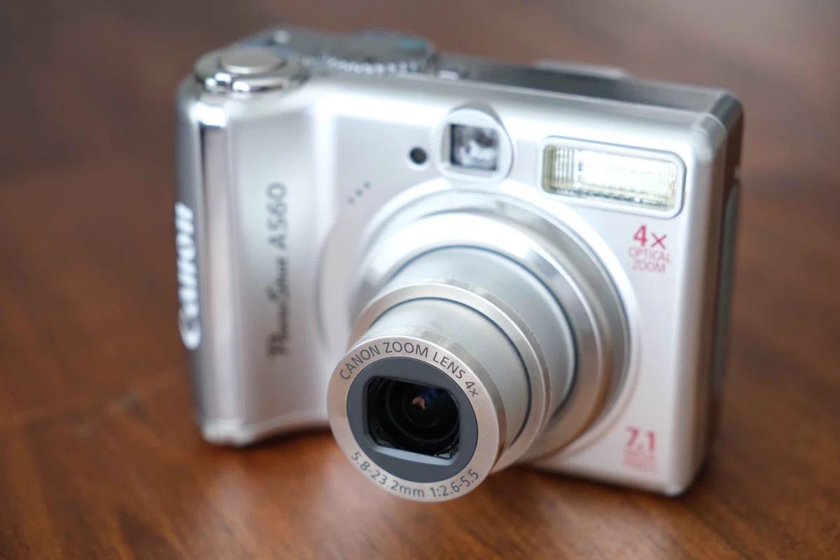 オールドコンデジの世界】Canon PowerShot A560 ・グリップがgood 