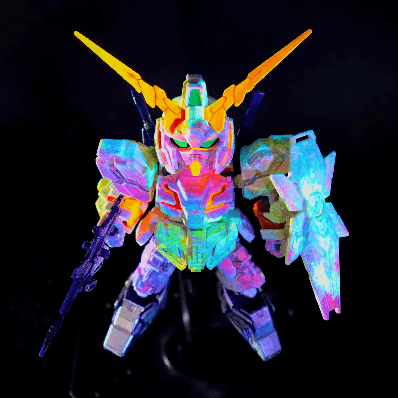 番外編 4歳娘が作る‼️ SDEX ユニコーンガンダム 蛍光塗料を使って