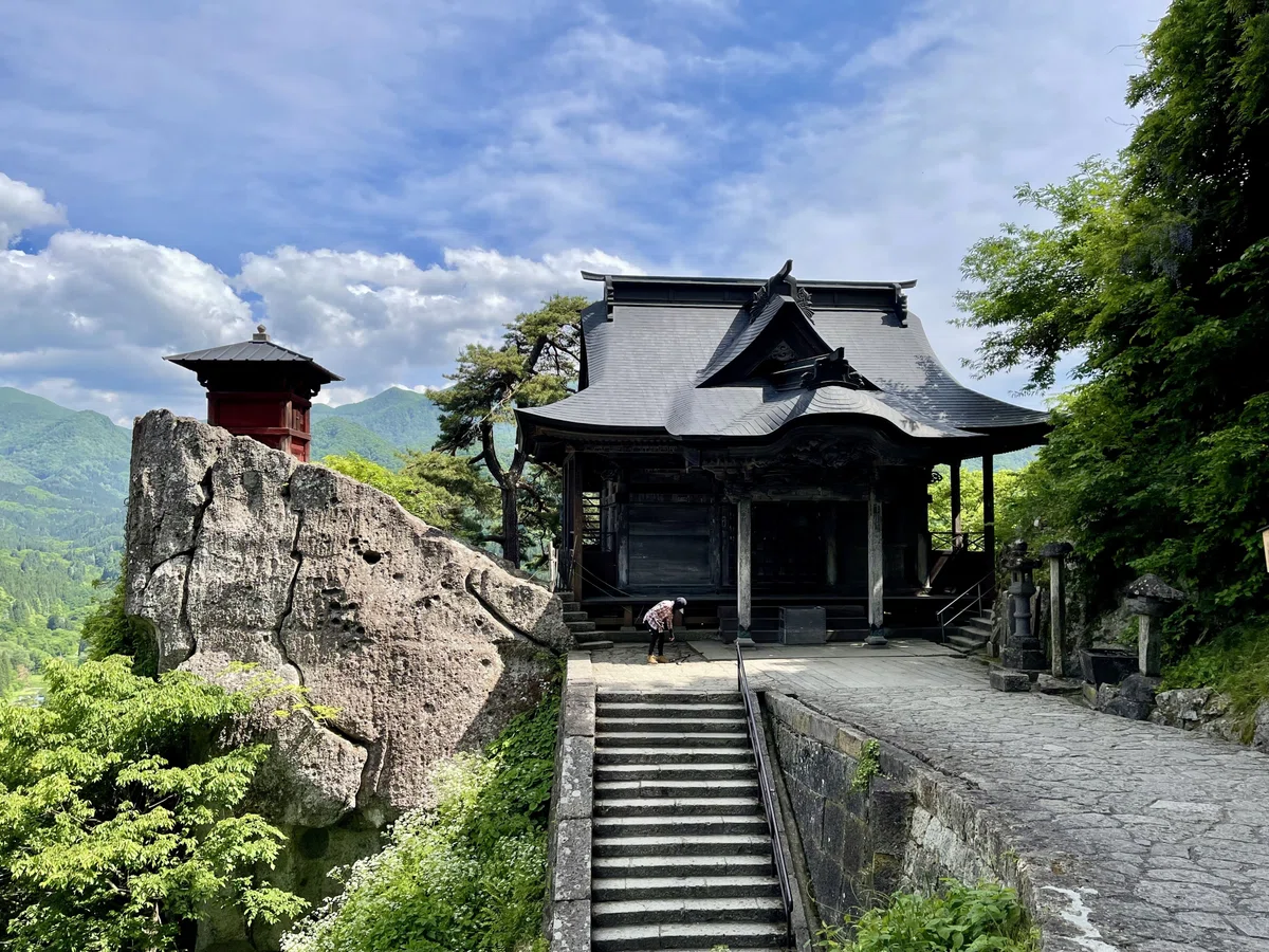 絶景!天空の寺へ――山寺を歩く |【宝珠山立石寺】|Tomo@旅と美食の探求Life