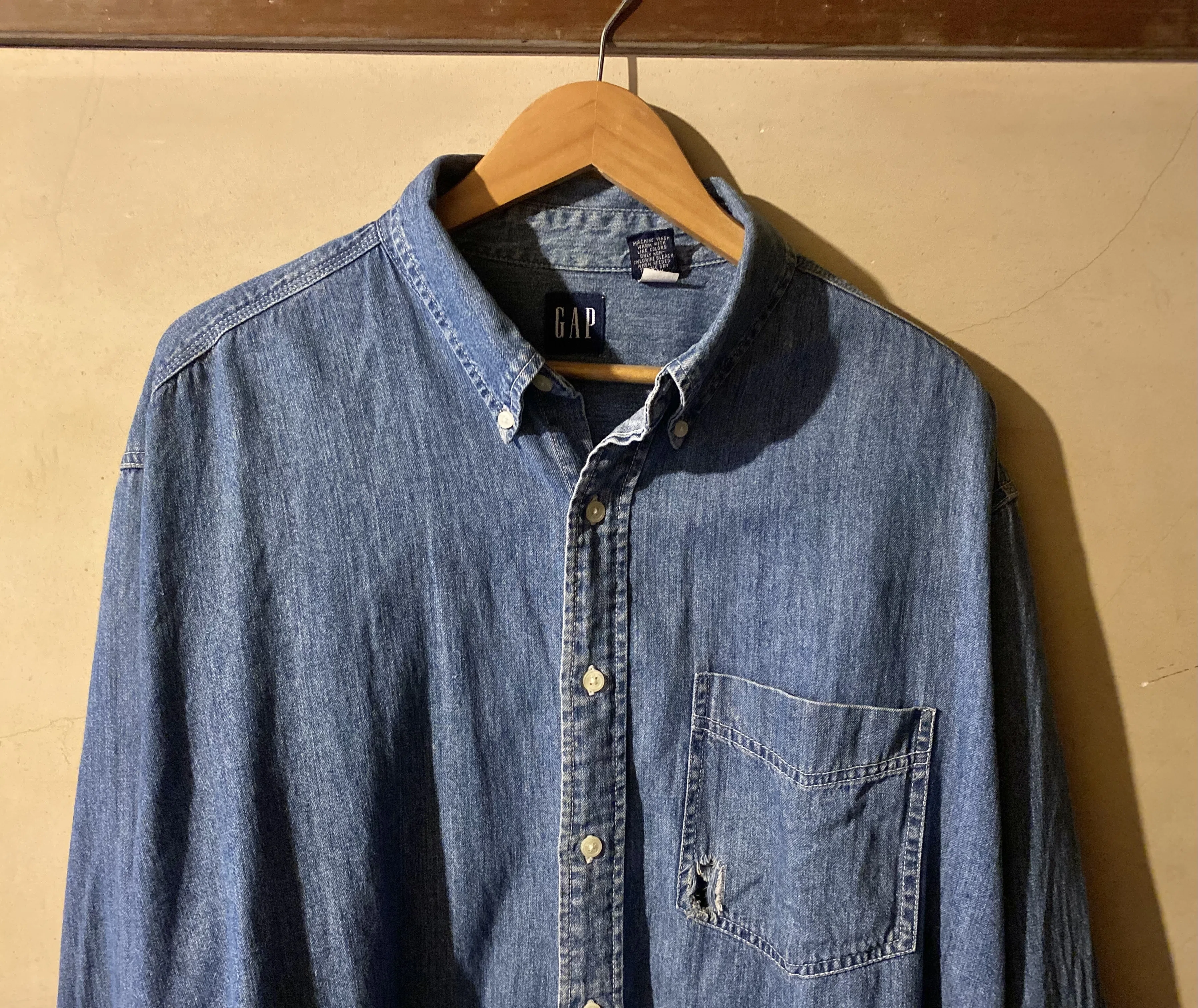 アイテム紹介】 BUTTON DOWN BIG DENIM SHIRTS｜大八木未来(HEADGOONIE)