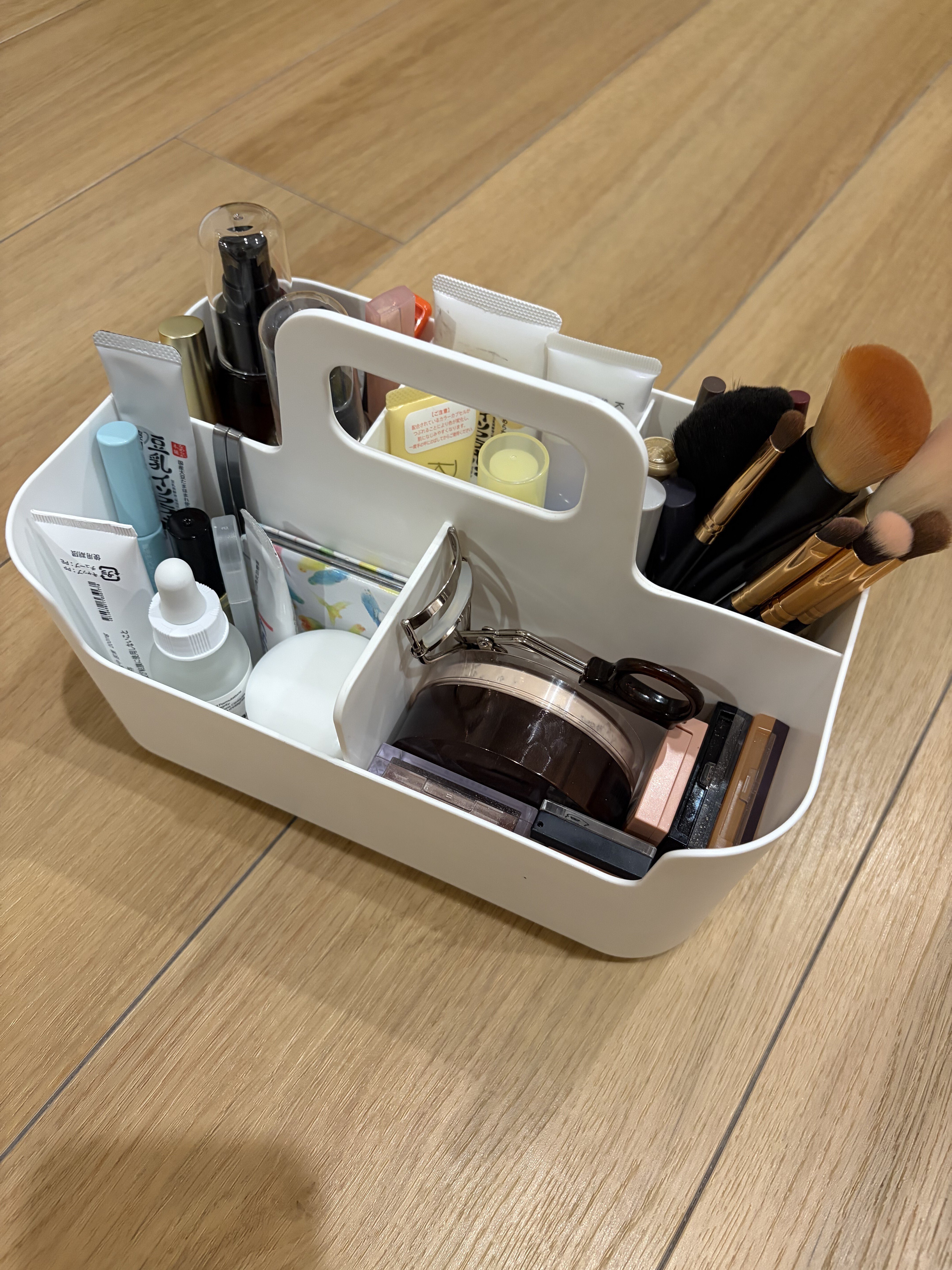 少数精鋭メイクボックス｜整理上手な私の必需品｜eiyou_beauty|コスメ