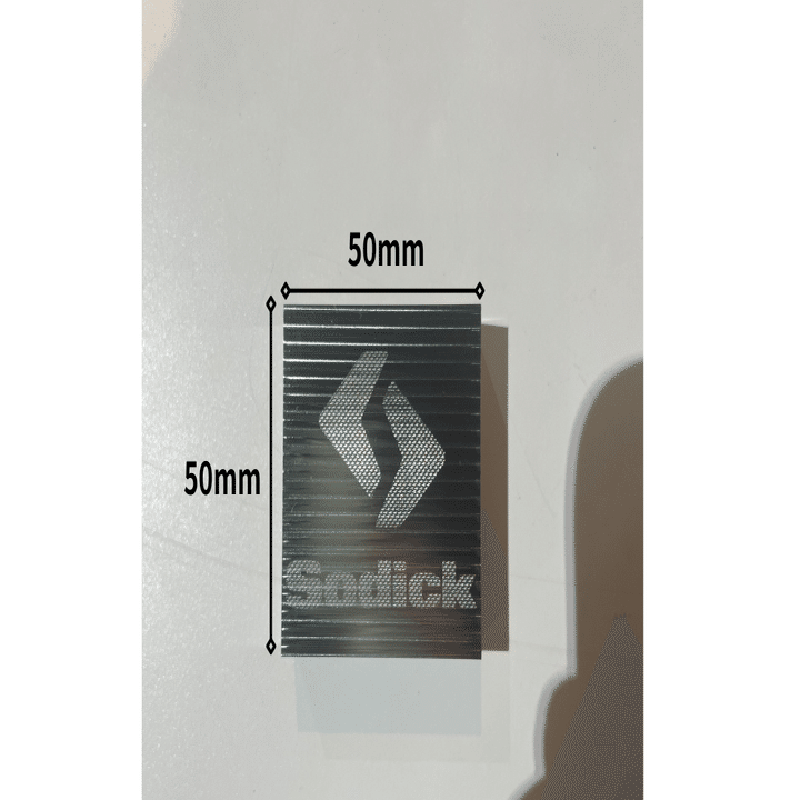 小径工具（R0.05mm）による正確な微細文字彫刻｜直彫り切削加工