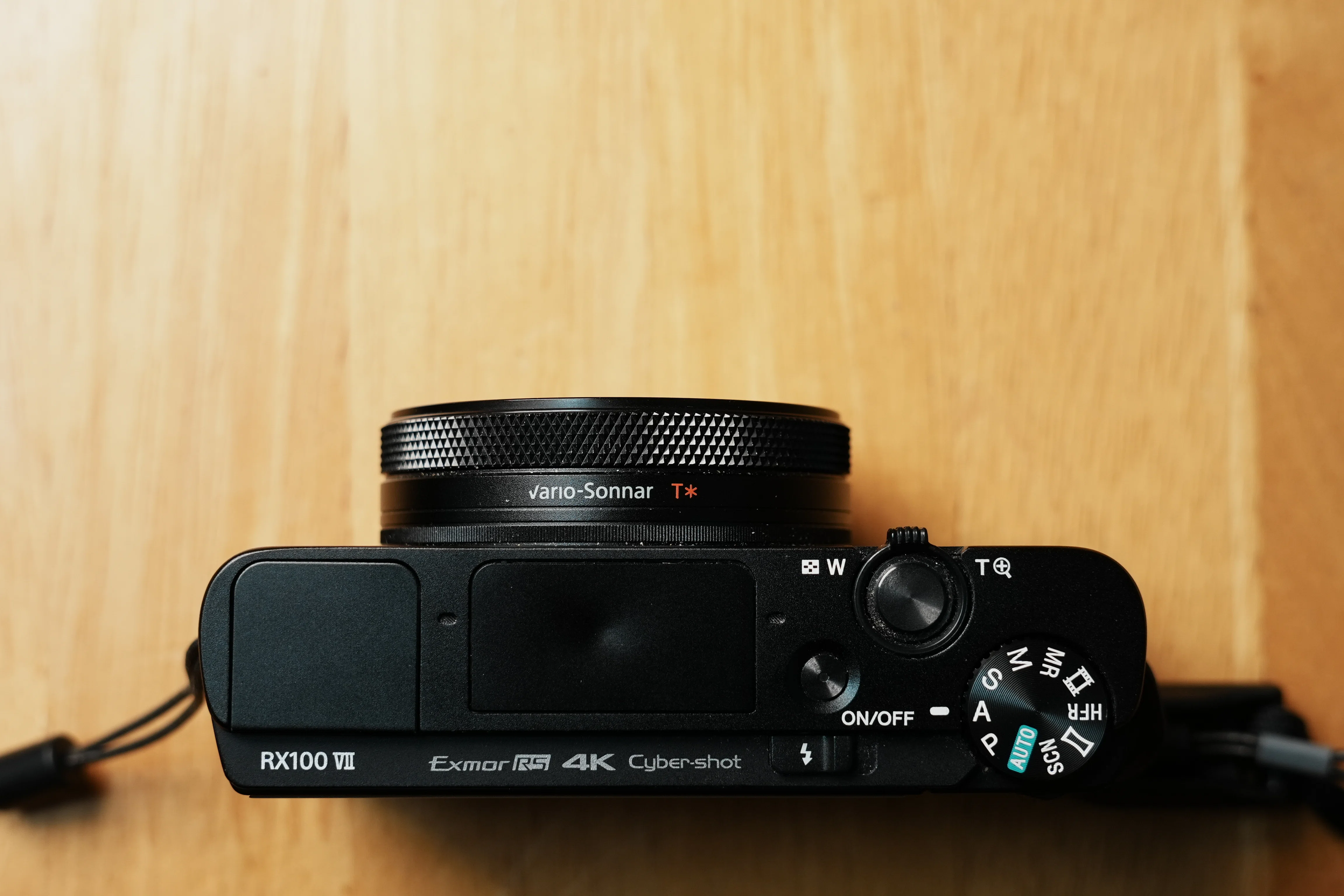 ほんとは裸で使いたい 〜RX100系の電源ジレンマ〜｜おかたろ@きょうも灯台