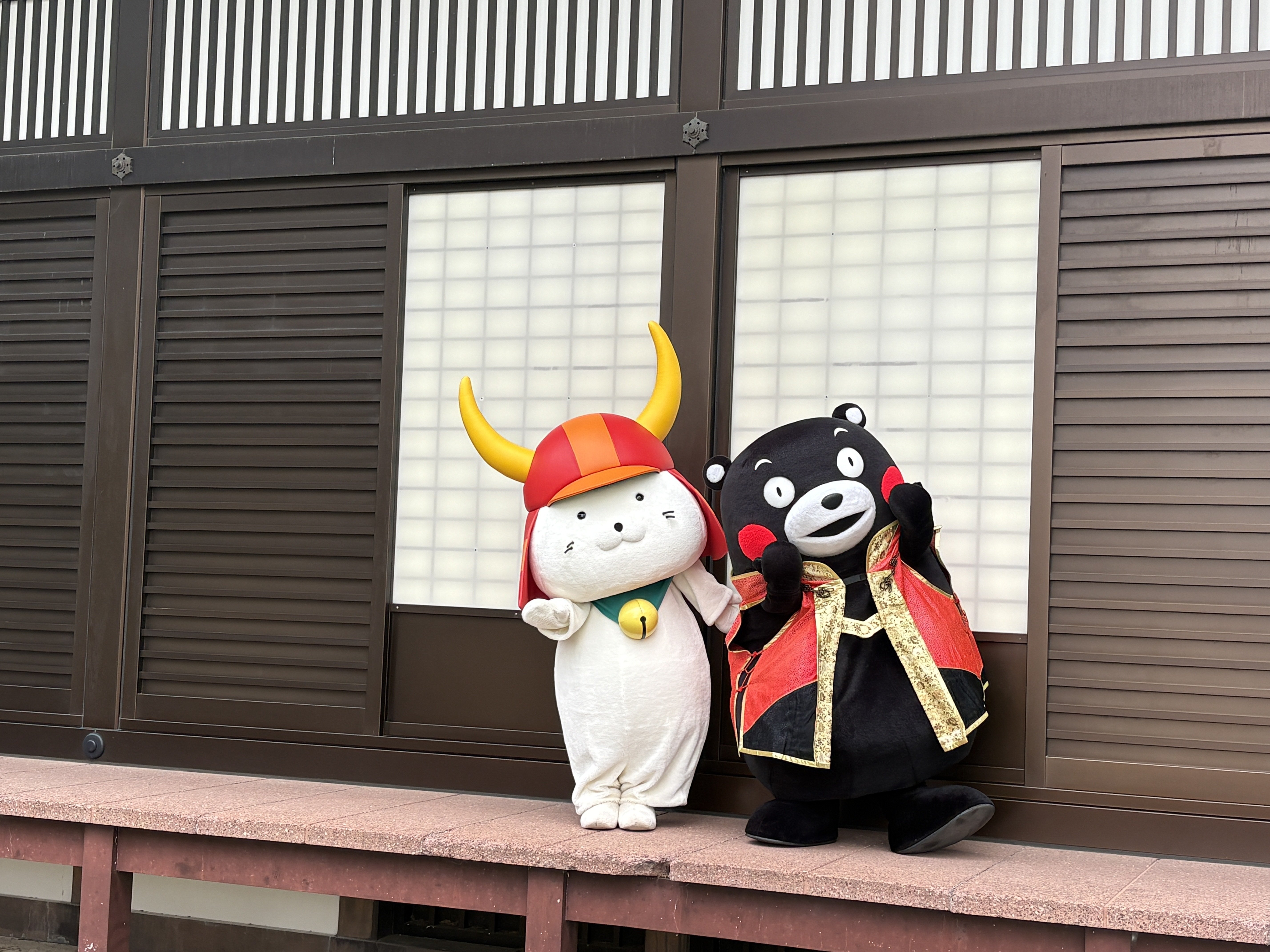 とある自治体の地域振興 黒の一方通行 缶バッジ 2025年最新】とある自治体 缶バッジの人気アイテム - メルカリ