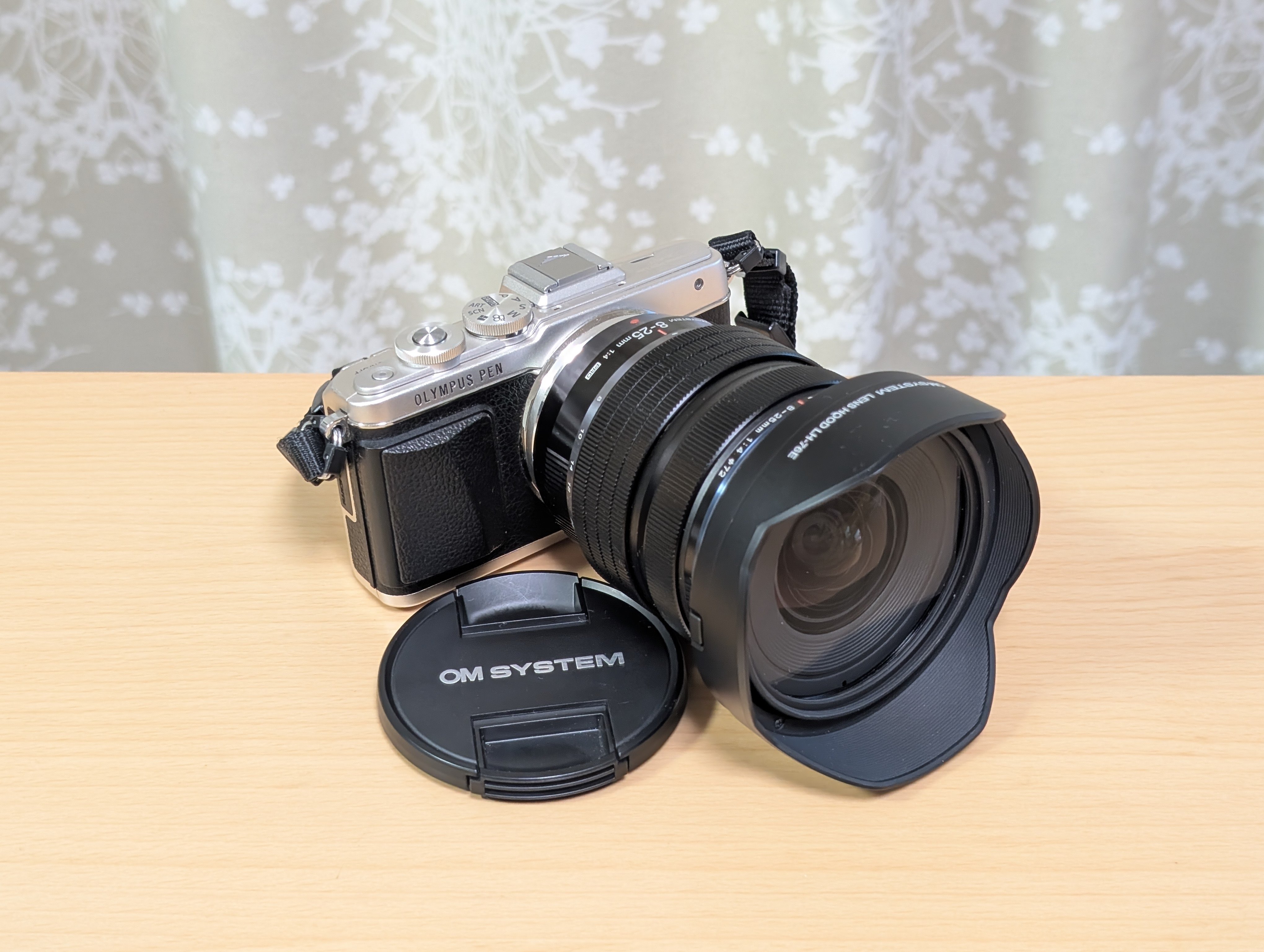 OM-1IIとOLYMPUS PEN Liteで撮るコスモス｜もみじ卍ゅう