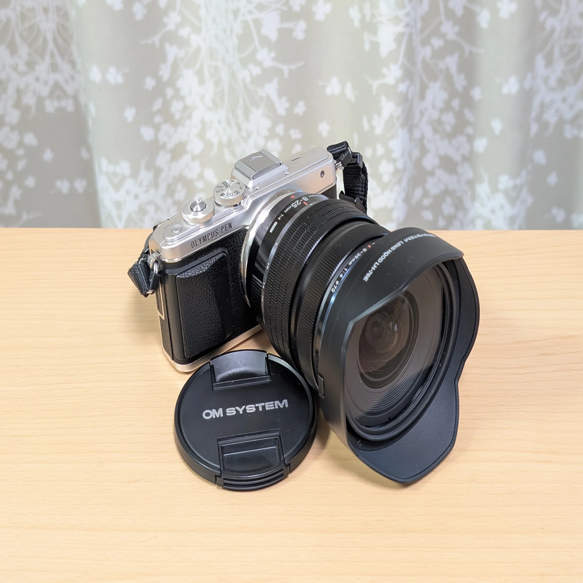 OM-1IIとOLYMPUS PEN Liteで撮るコスモス｜もみじ卍ゅう 