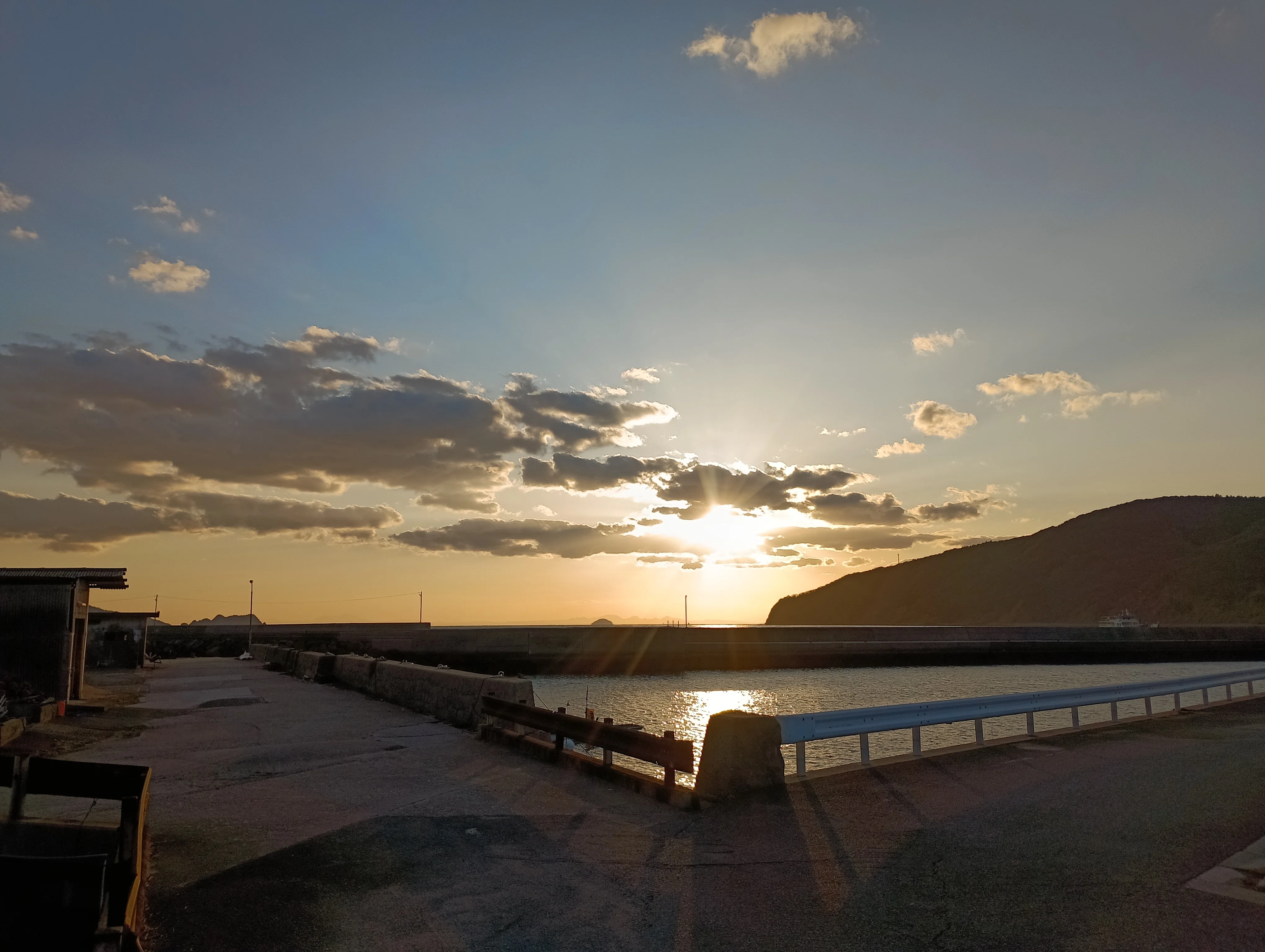 空と海と太陽と。瀬戸内の離島で眺める美しい景色～柳井市平郡島｜移住
