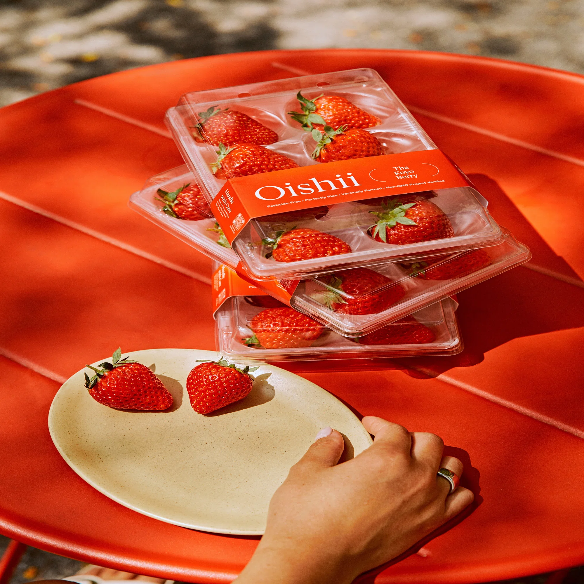 なぜアメリカで50ドルのイチゴが飛ぶように売れたのか？「Oishii Farm 