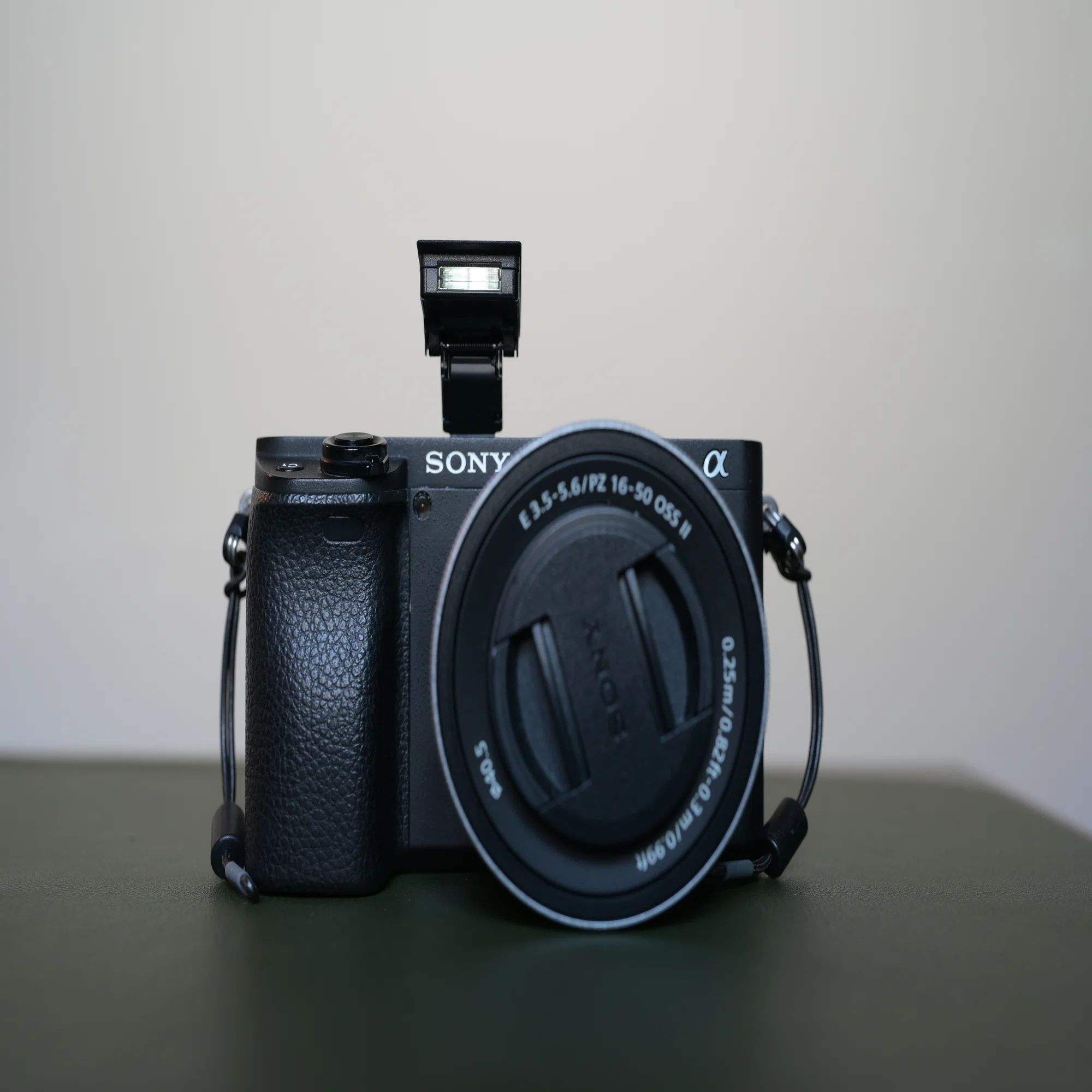 2025年でもおすすめ】SONY α6400がカメラ初心者に“ちょうどいい”理由｜KOU
