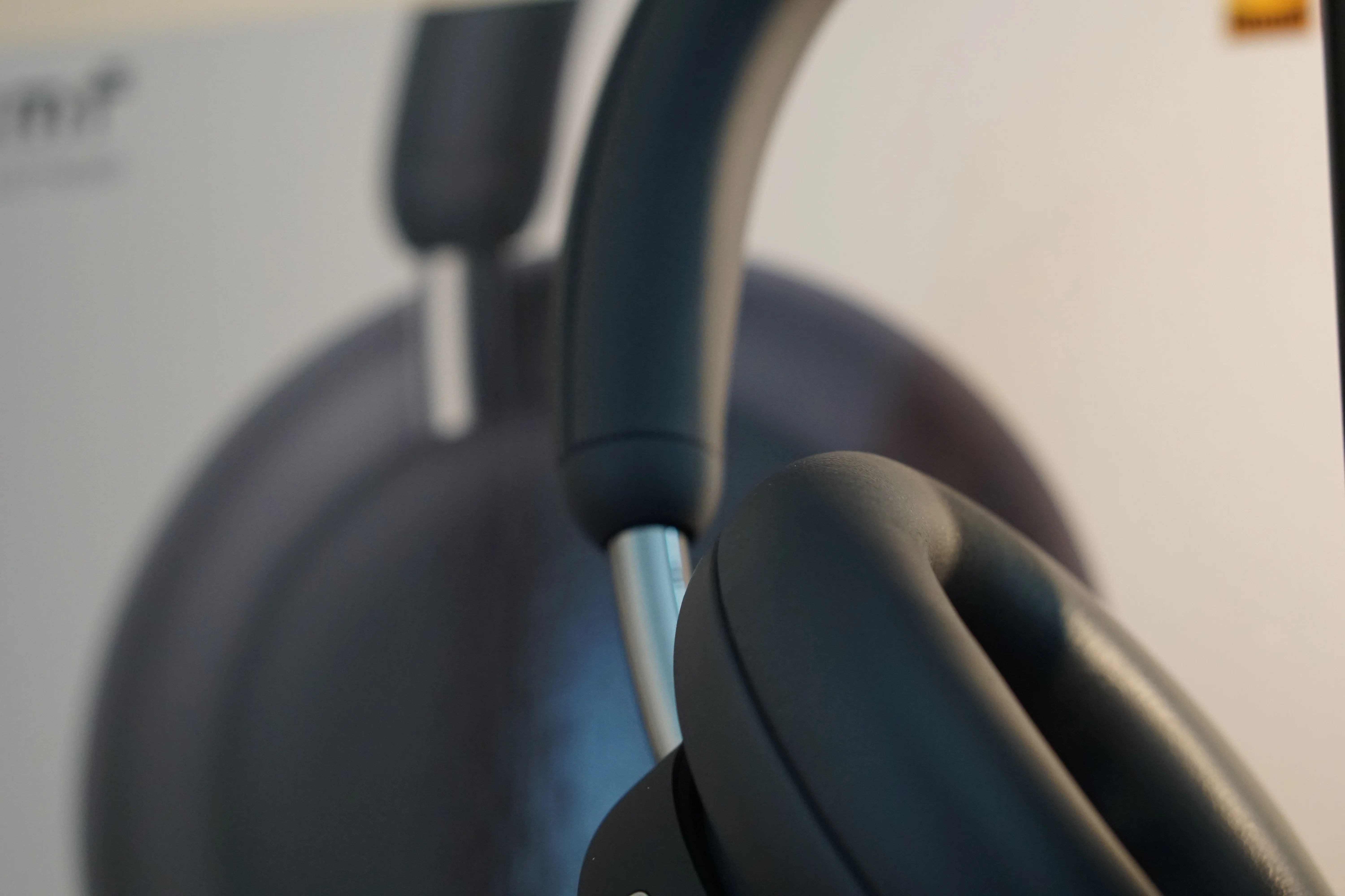 CMF Headphone Pro 実機レビュー】ミニマルなデザインのノイキャン対応