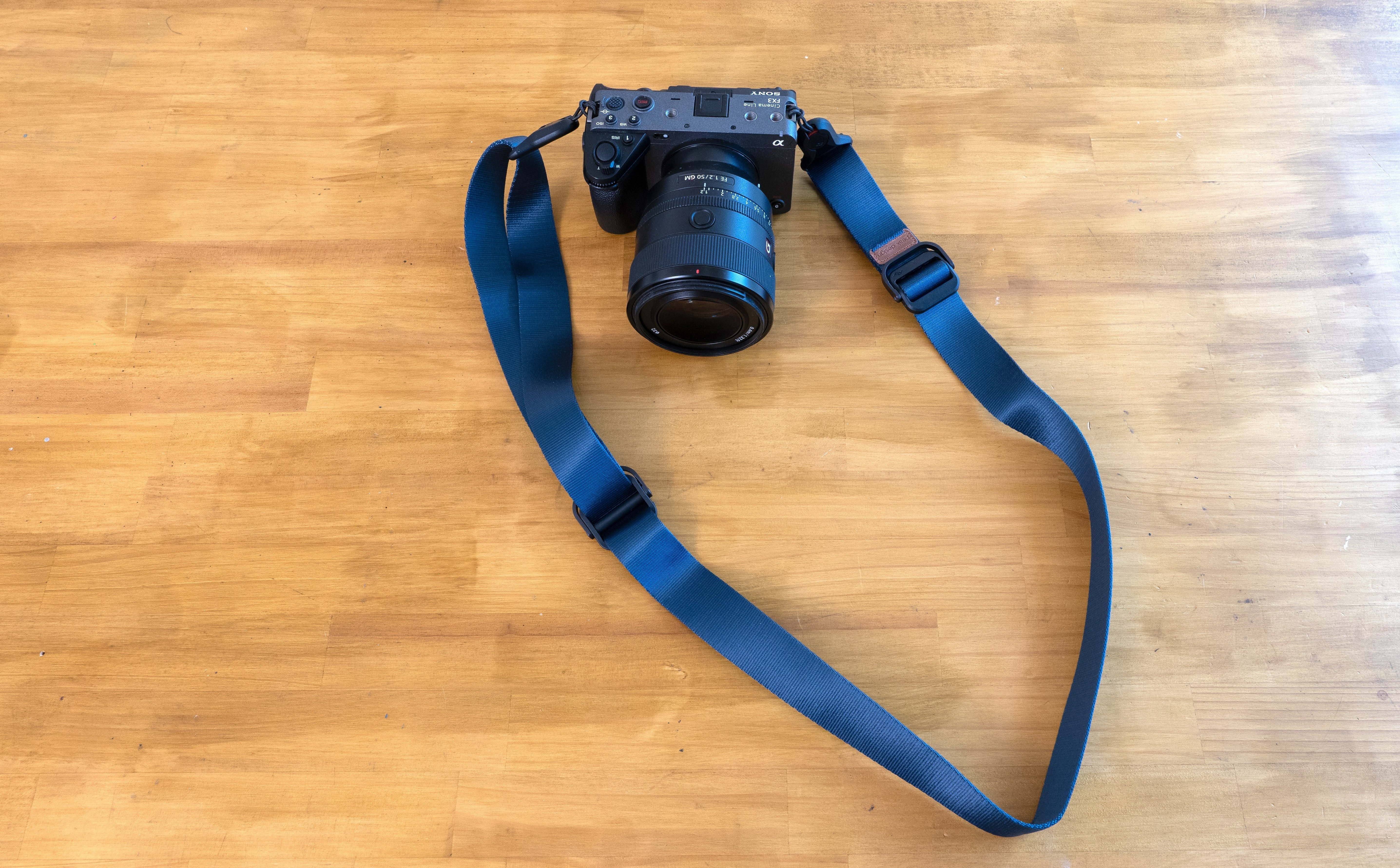 買いました。Peak Designのストラップ｜I'm a graphic designer