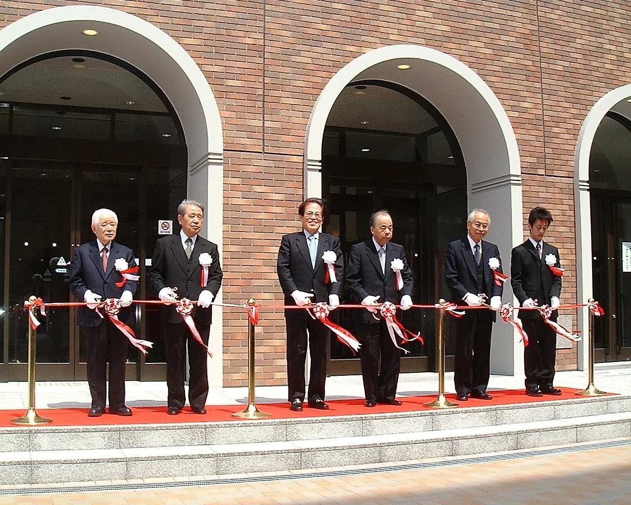 2025年度祥月命日企画展「世耕政隆先生、弘昭先生を偲んで」を開催しま