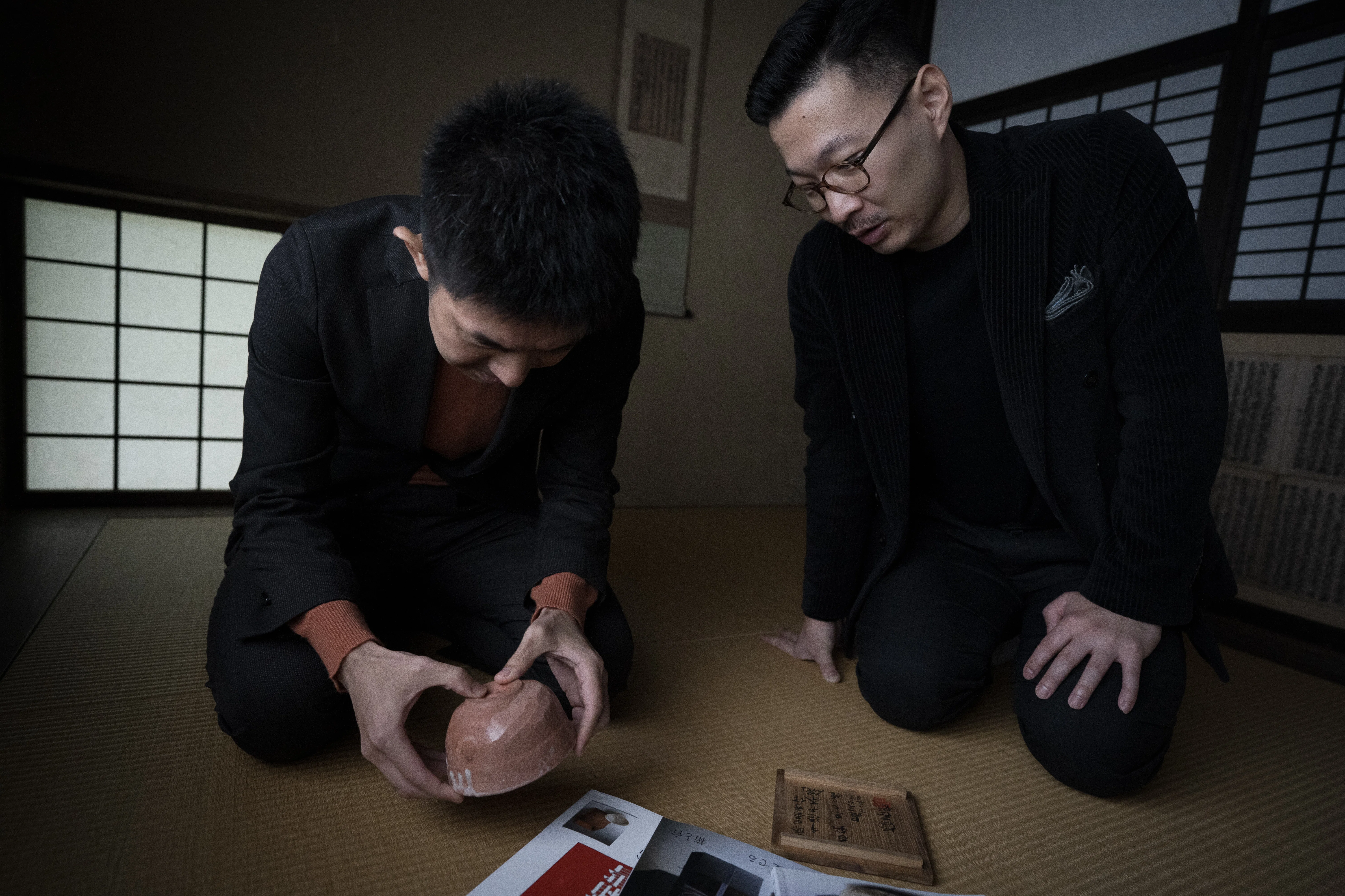 近代数寄者余論」第5回＝扱いが難しい「満岡忠成識の箱書」によって
