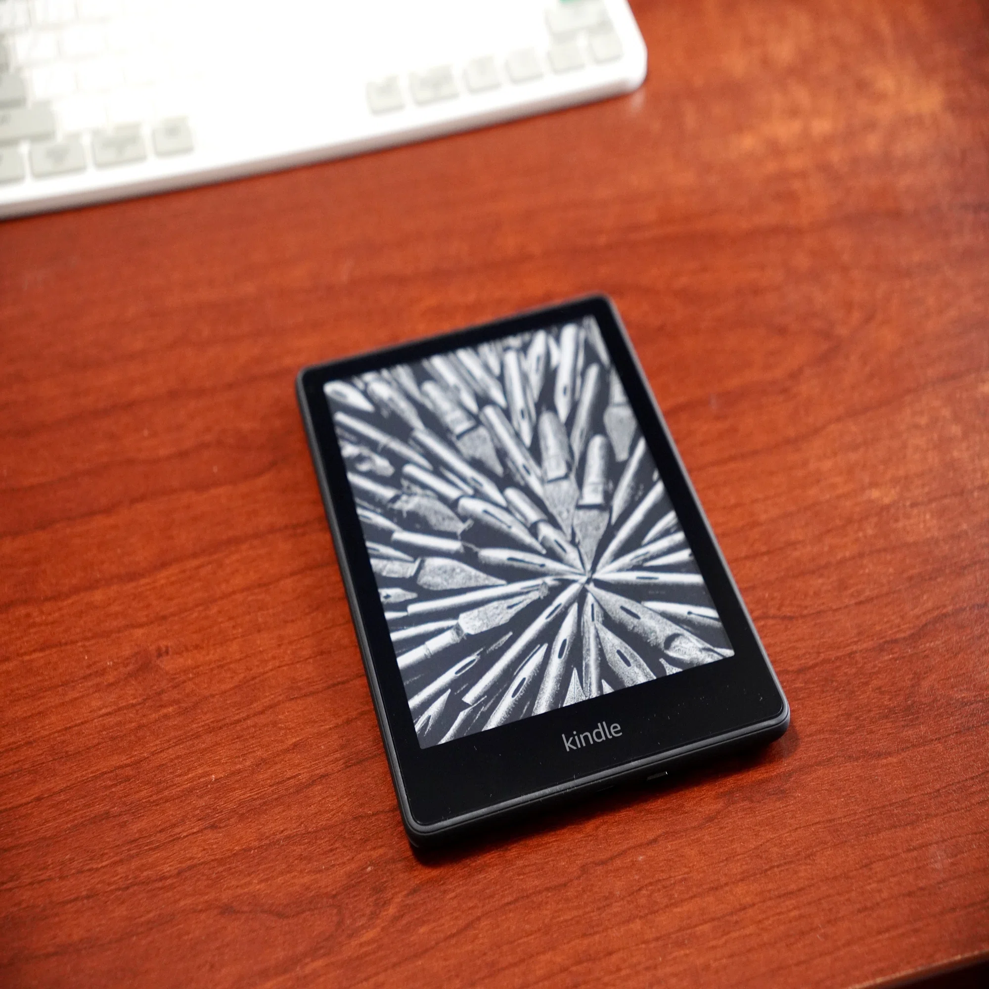 Kindle Paperwhite（第11世代）にミヤビックスの「OverLay Plus（低 