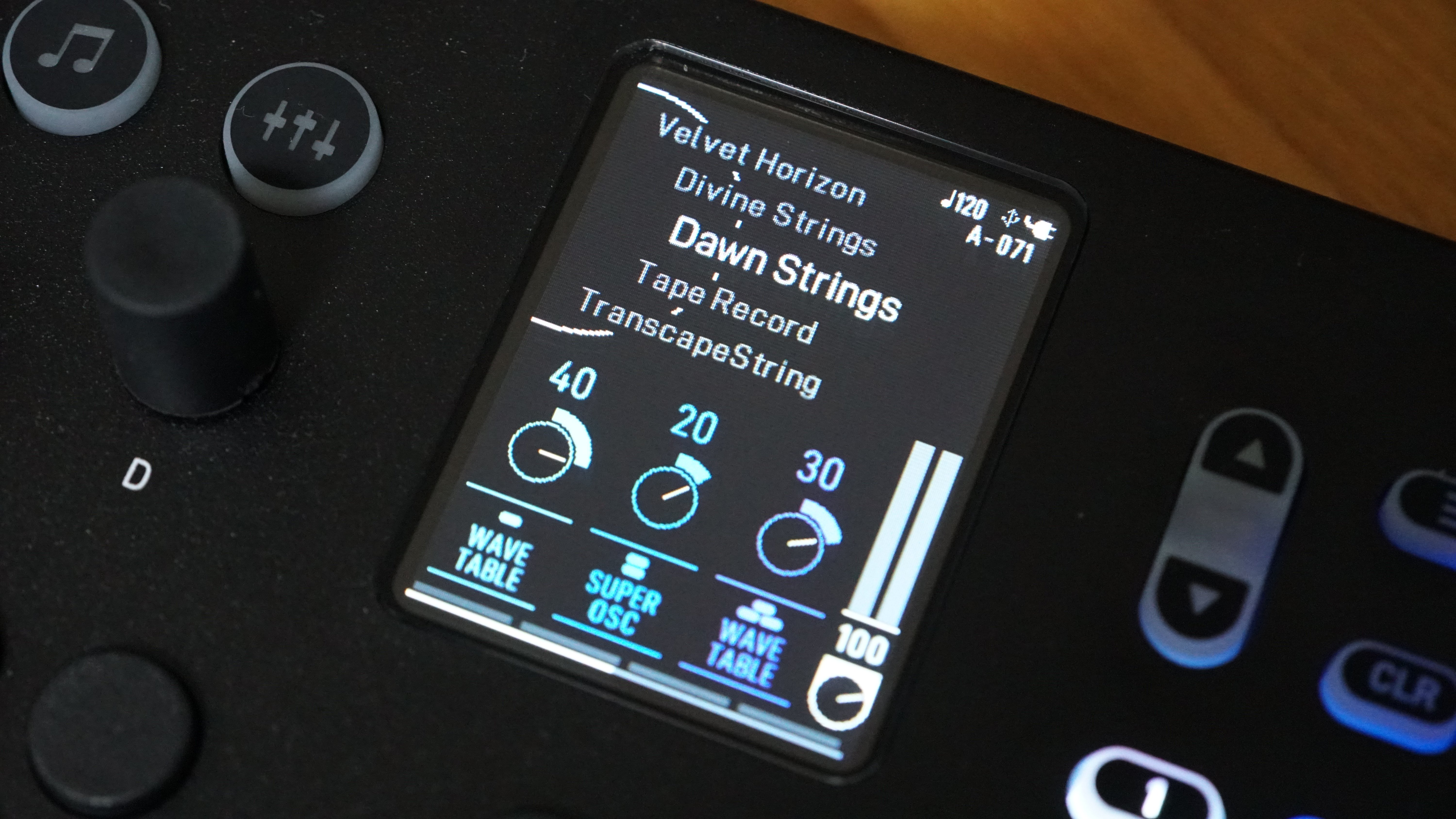 レビュー 】 持ち運べるウェーブテーブル・シンセ ＋ 4tr ルーパー