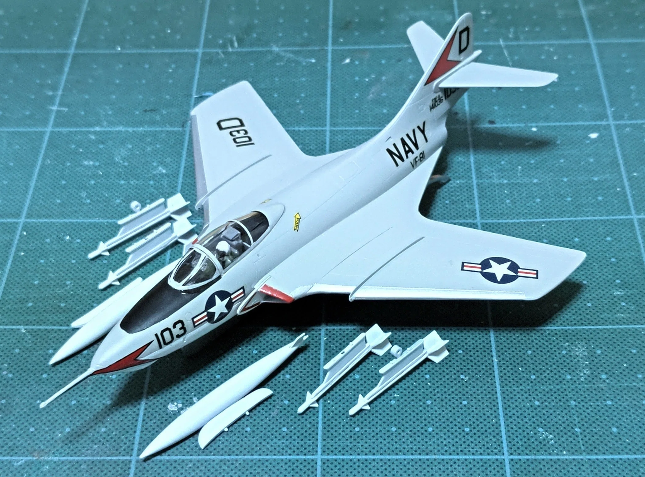 いい歳こいたおっさんが久しぶりにプラモデルを作る話 その11 グラマン