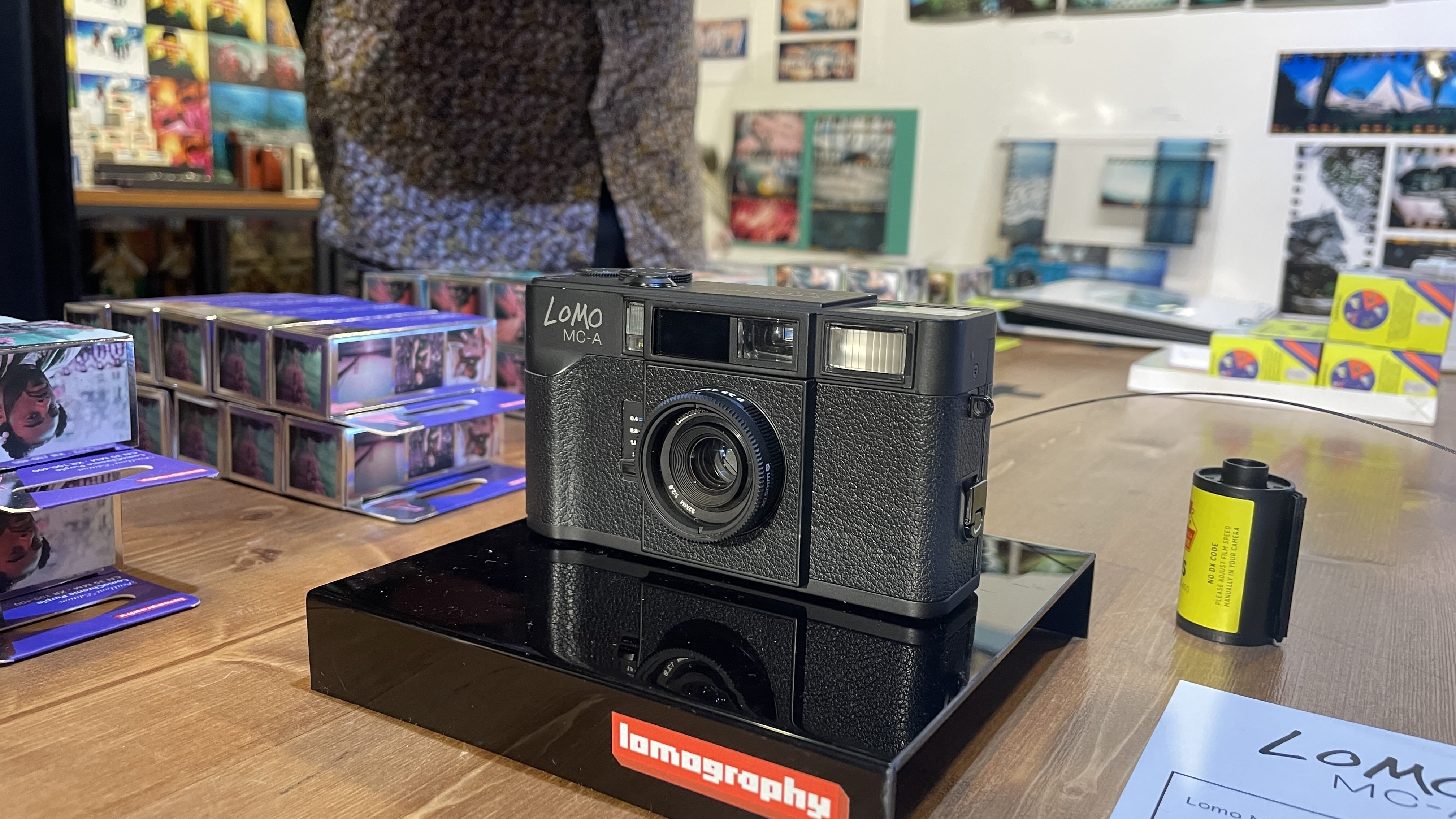LOMO MC-Aを触ってきた｜MOJA MOJA