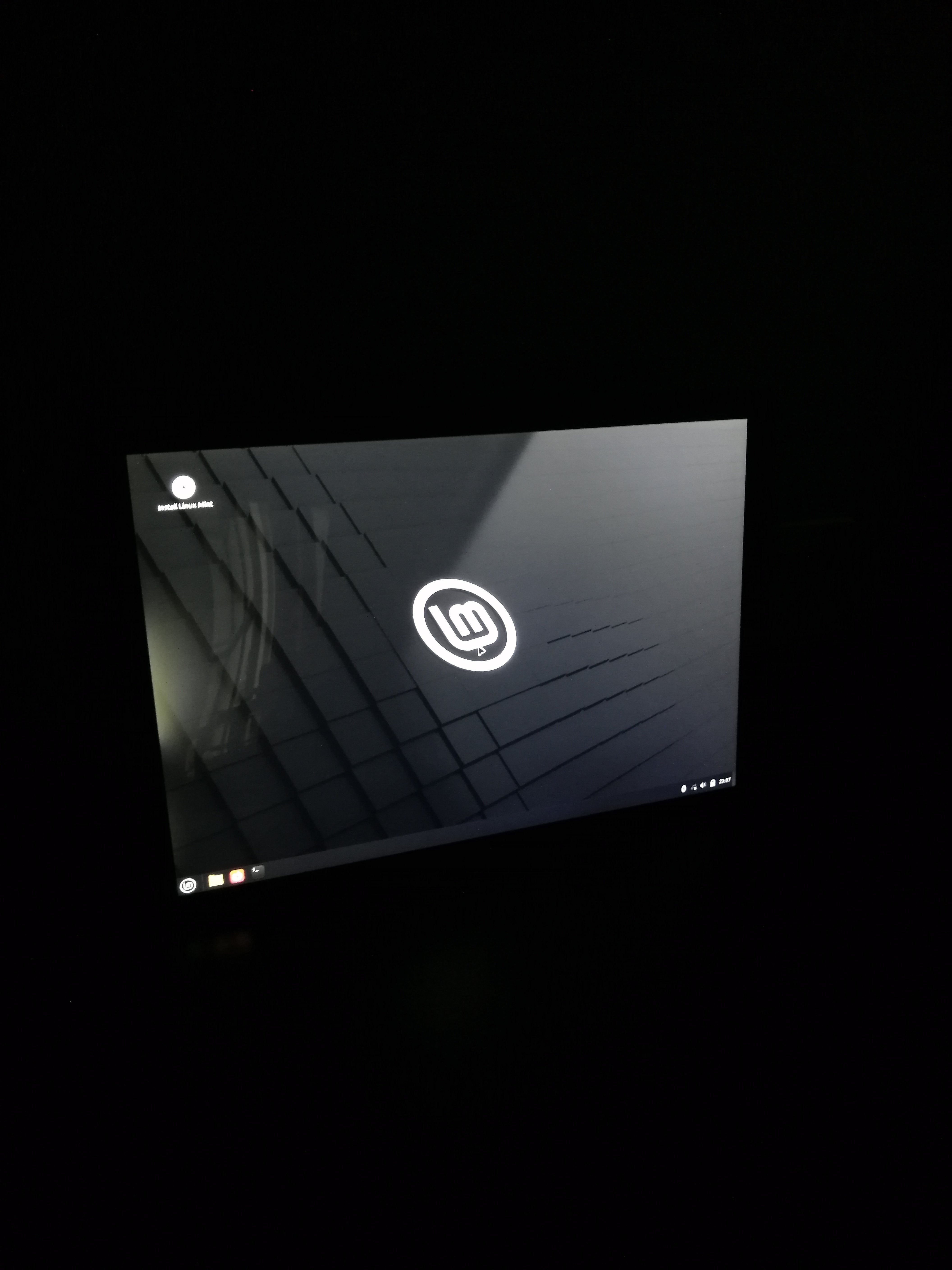 💻Surface Pro 4に初めてのLinux OS導入｜AERO