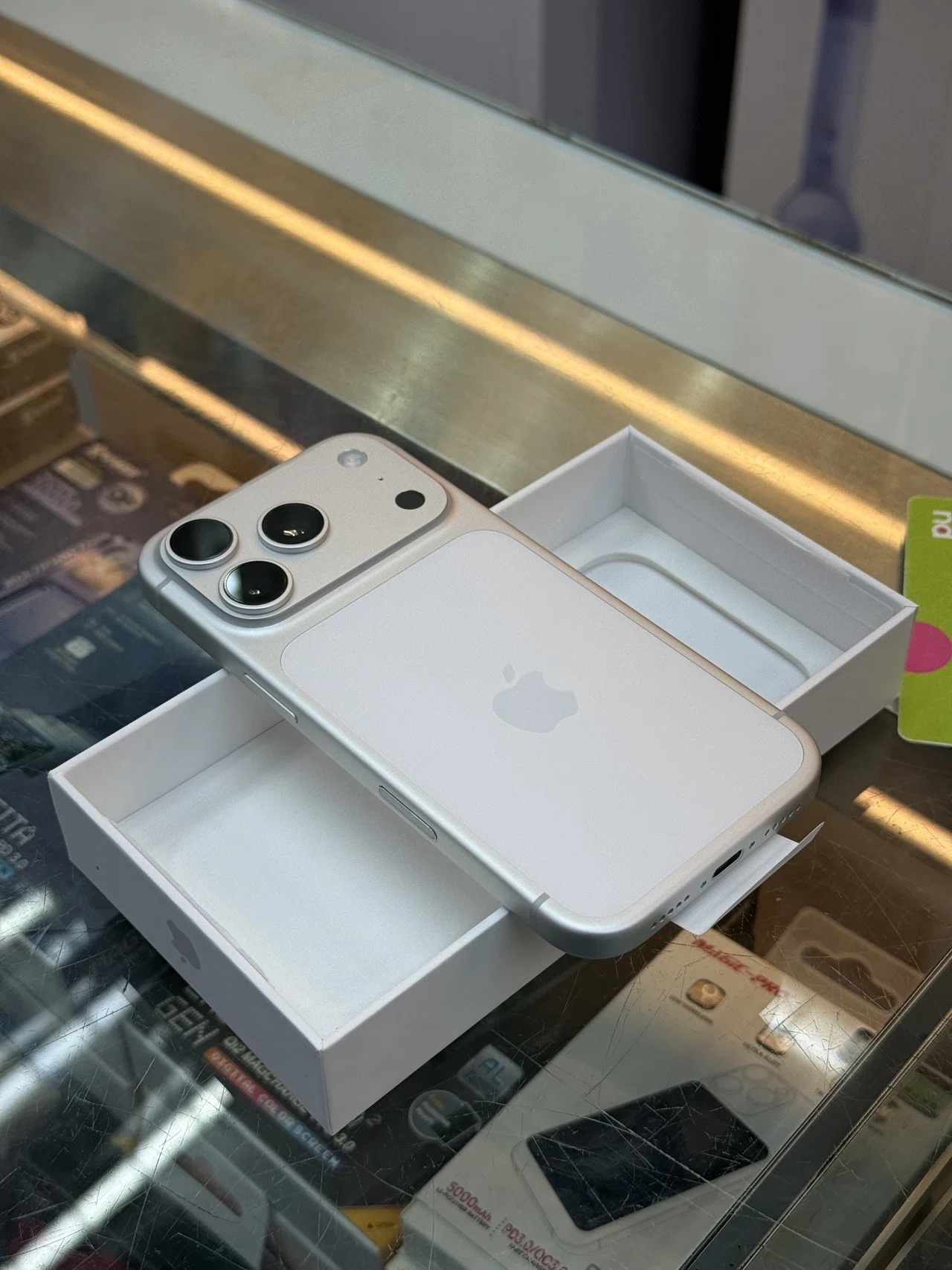 香港まで行って香港版iPhone17 Proを手に入れる奮闘記｜sss