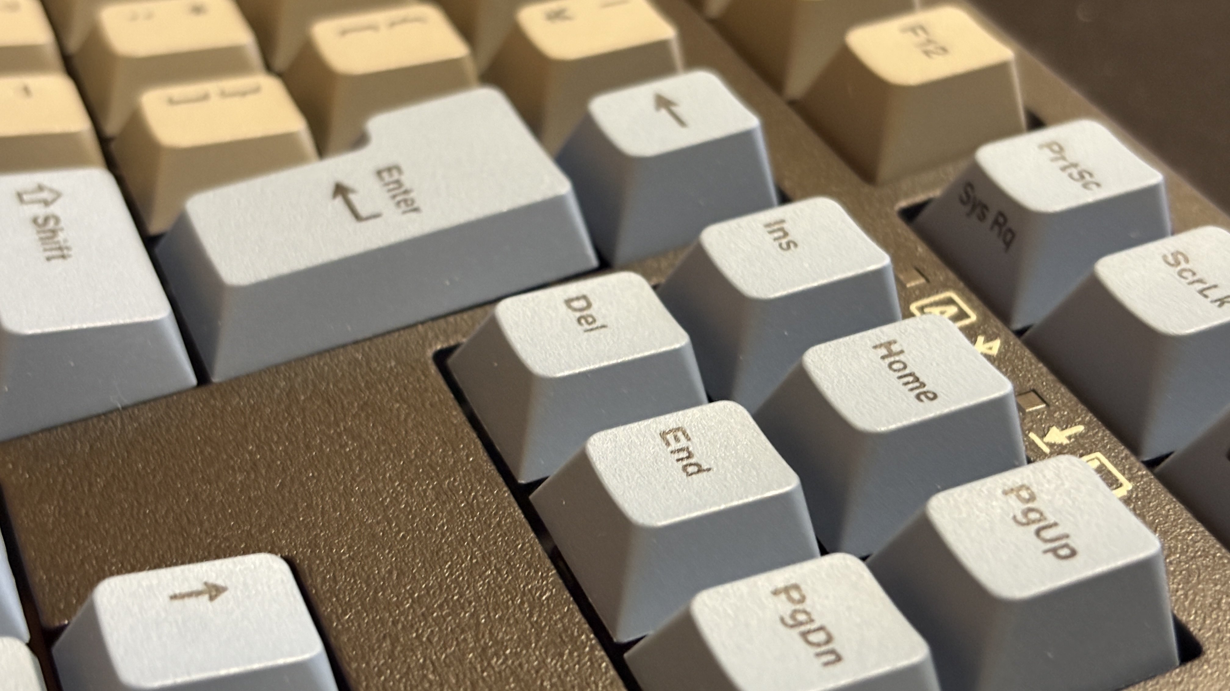 レビュー | LEOPOLD FC750RBT - 2PCとプログラマーが求めるすべて備え