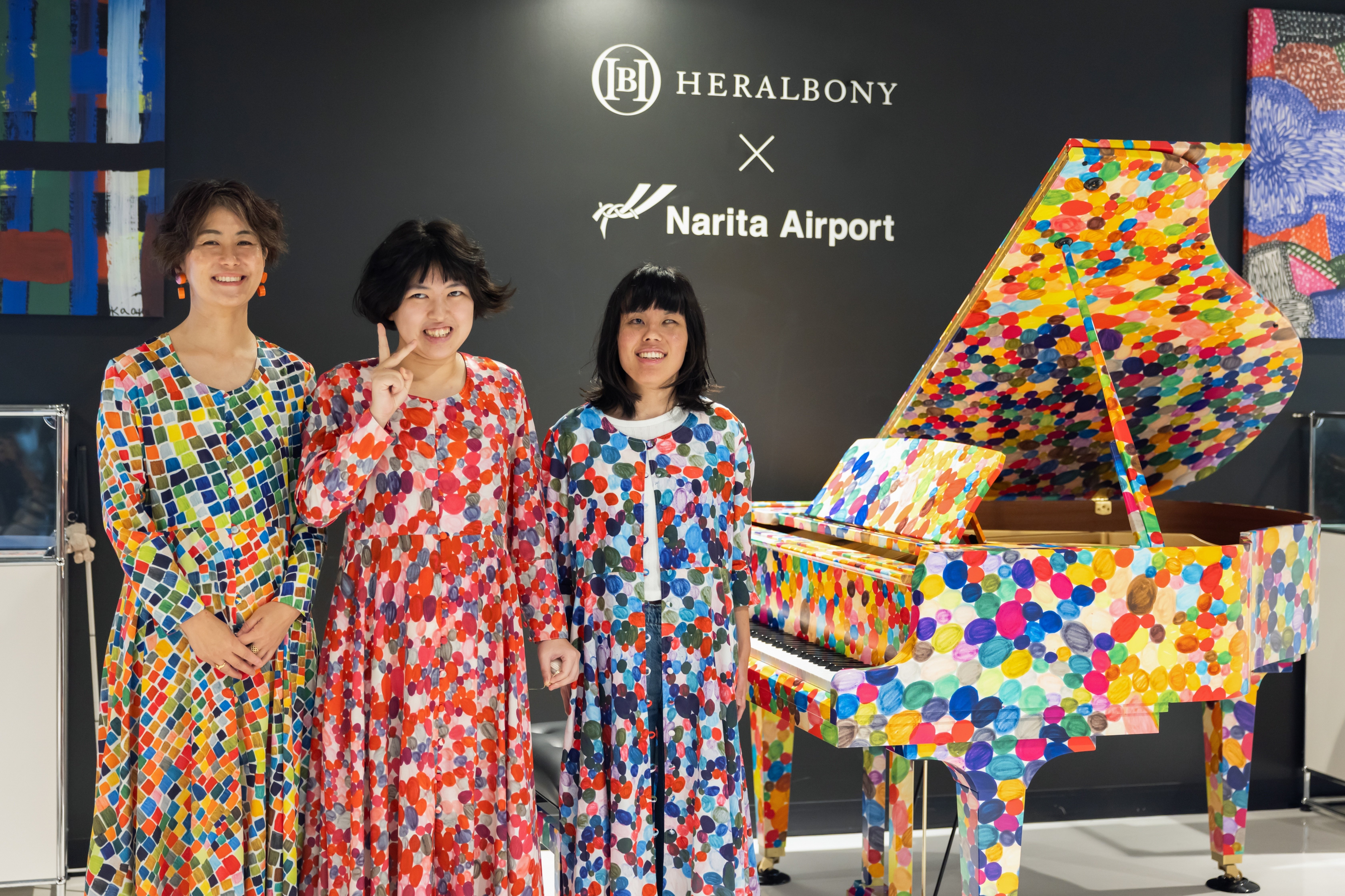 自閉症fuco:が自らのアートを纏い、成田空港でアートピアノを弾くまで