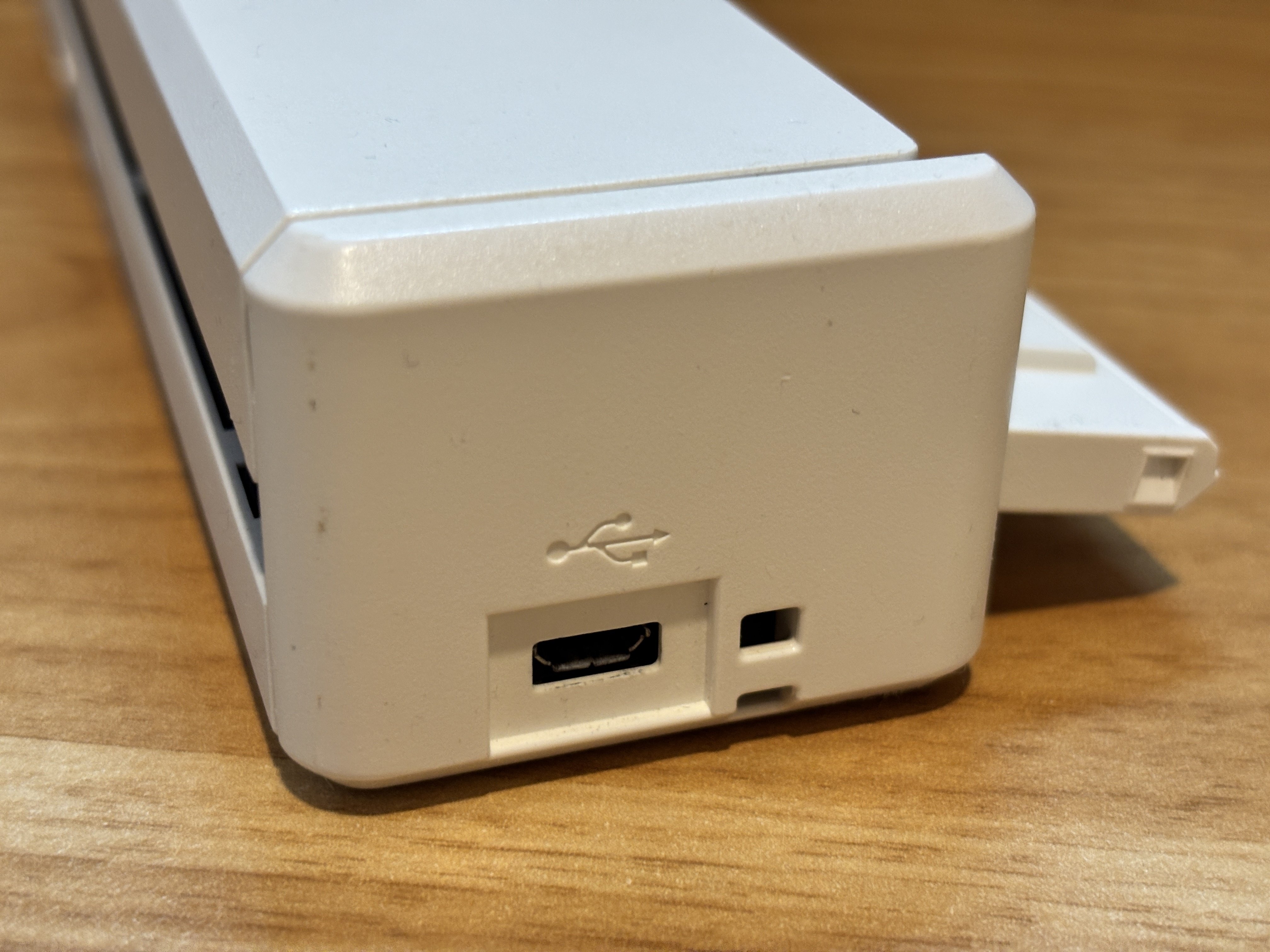 紙資料はデータ保存一択！が効率化の鍵-手放せない小型スキャナー