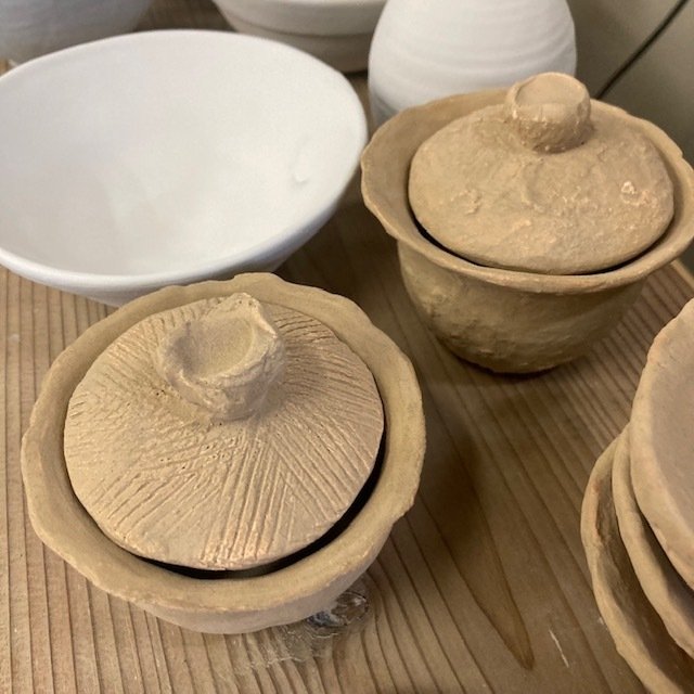 歴史のある焼き物です 蓋物｜朝日焼作陶館 asahisakuto