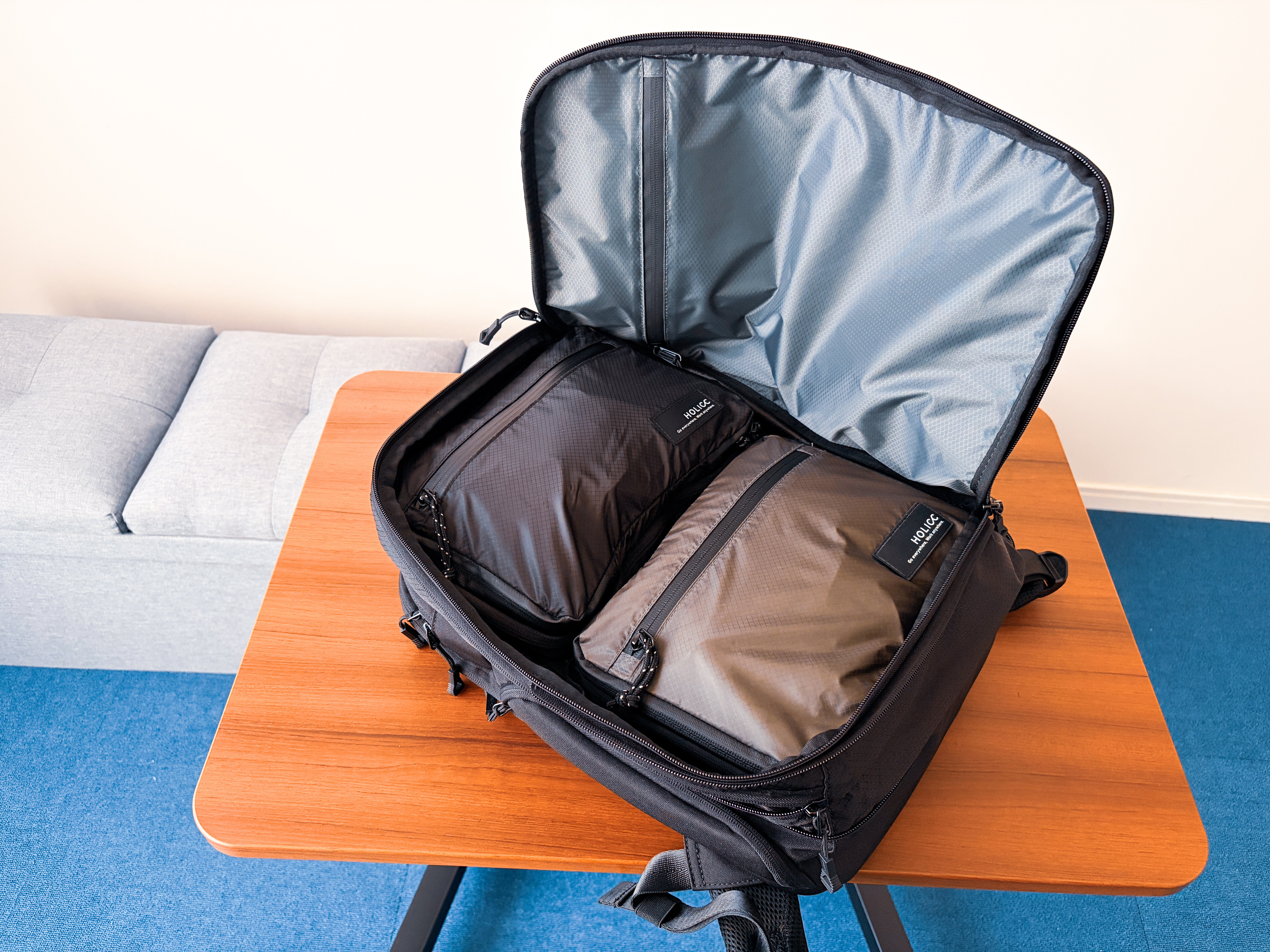 HOLICC One mini。「旅して働く」ために生まれたデイパック【レビュー