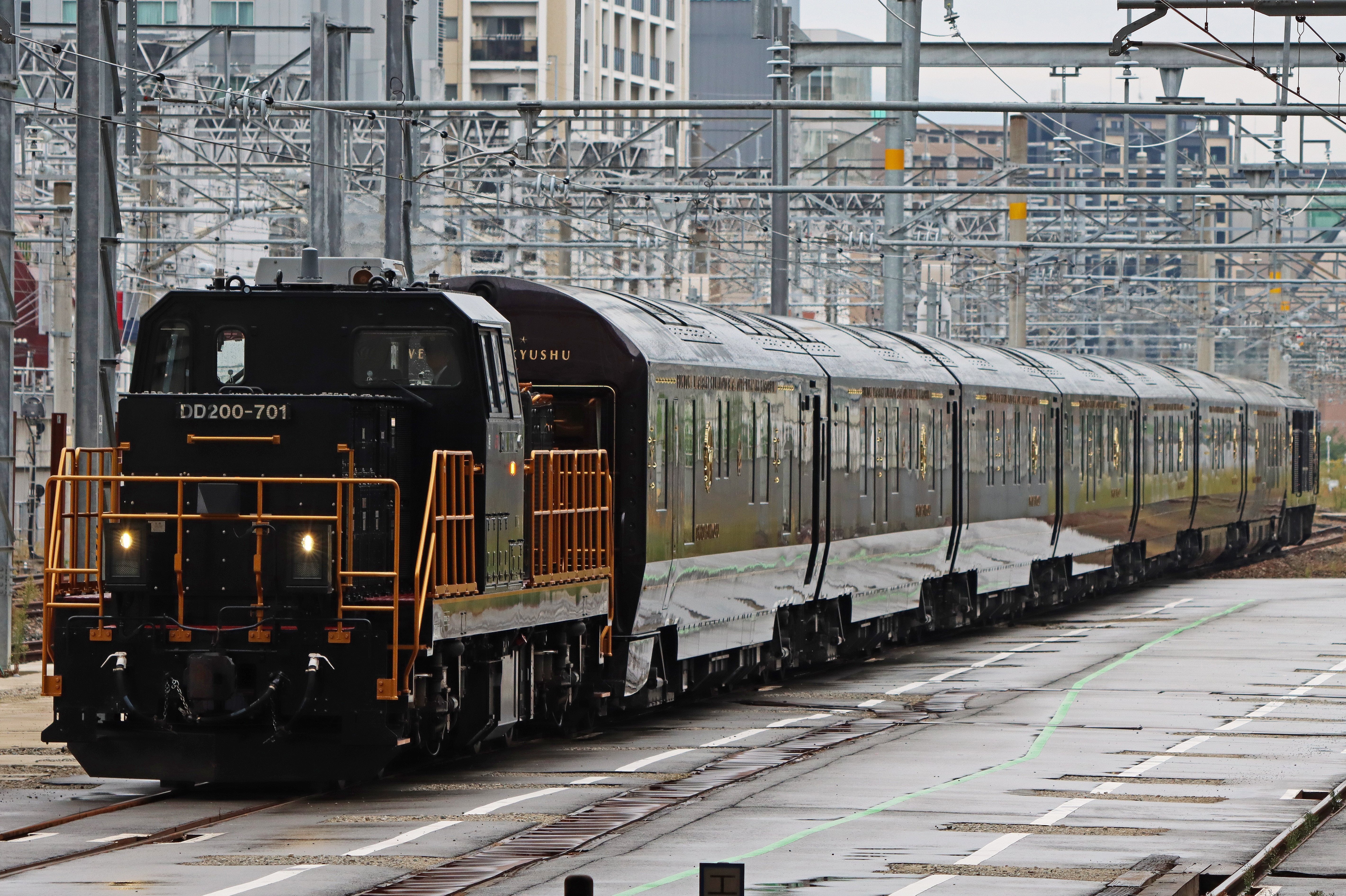 新たな人生へと誘う列車
