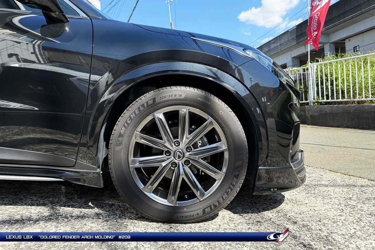 LBX「フェンダーアーチモール」と「エンブレム」アップデート