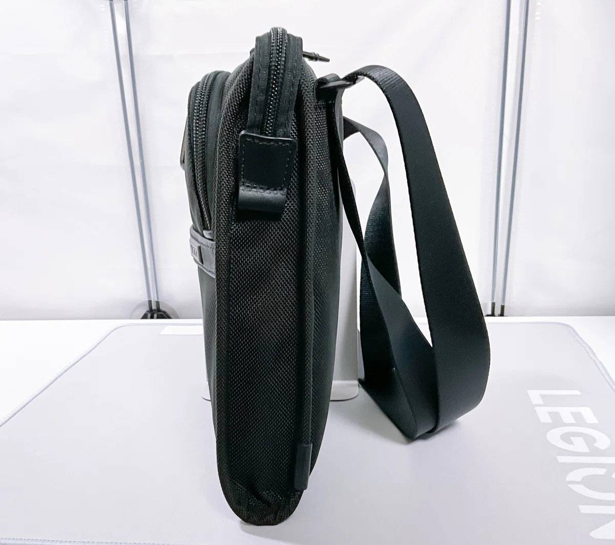 TUMI】「ALPHA ポケット・バッグ・スモール」レビュー【サコッシュに 