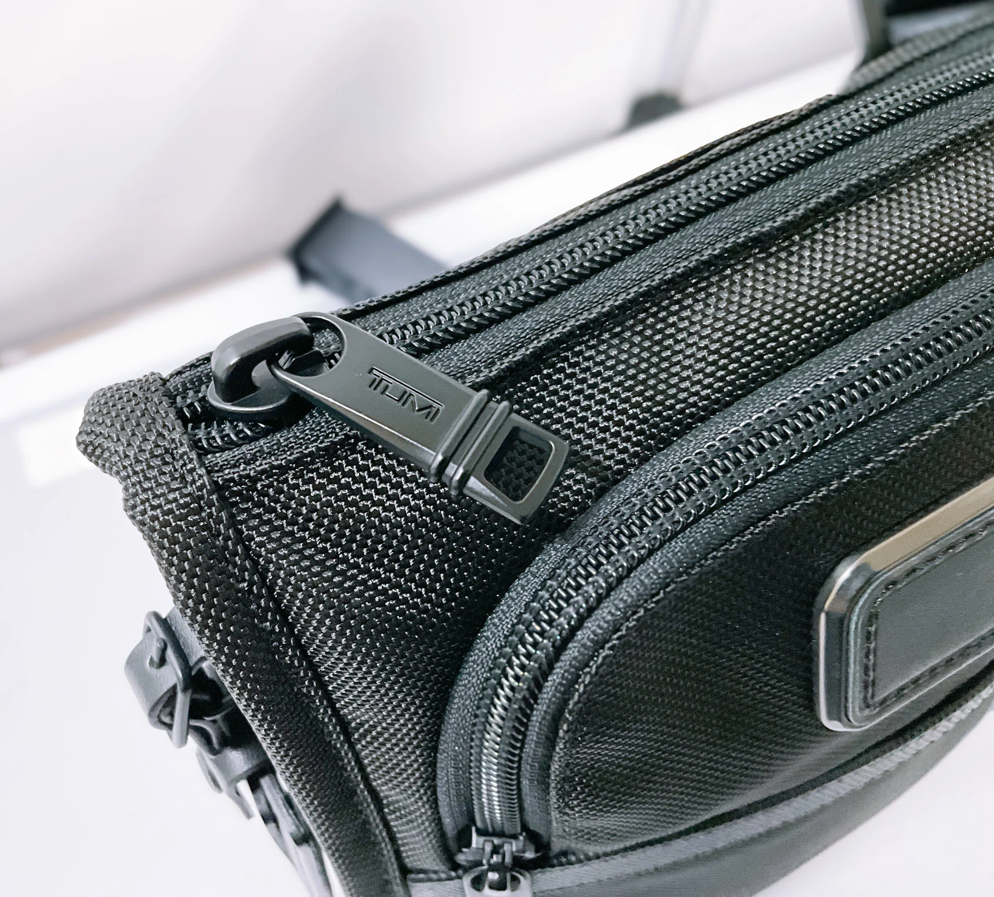 TUMI】「ALPHA ポケット・バッグ・スモール」レビュー TUMI】「ALPHA ポケット・バッグ・スモール」レビュー