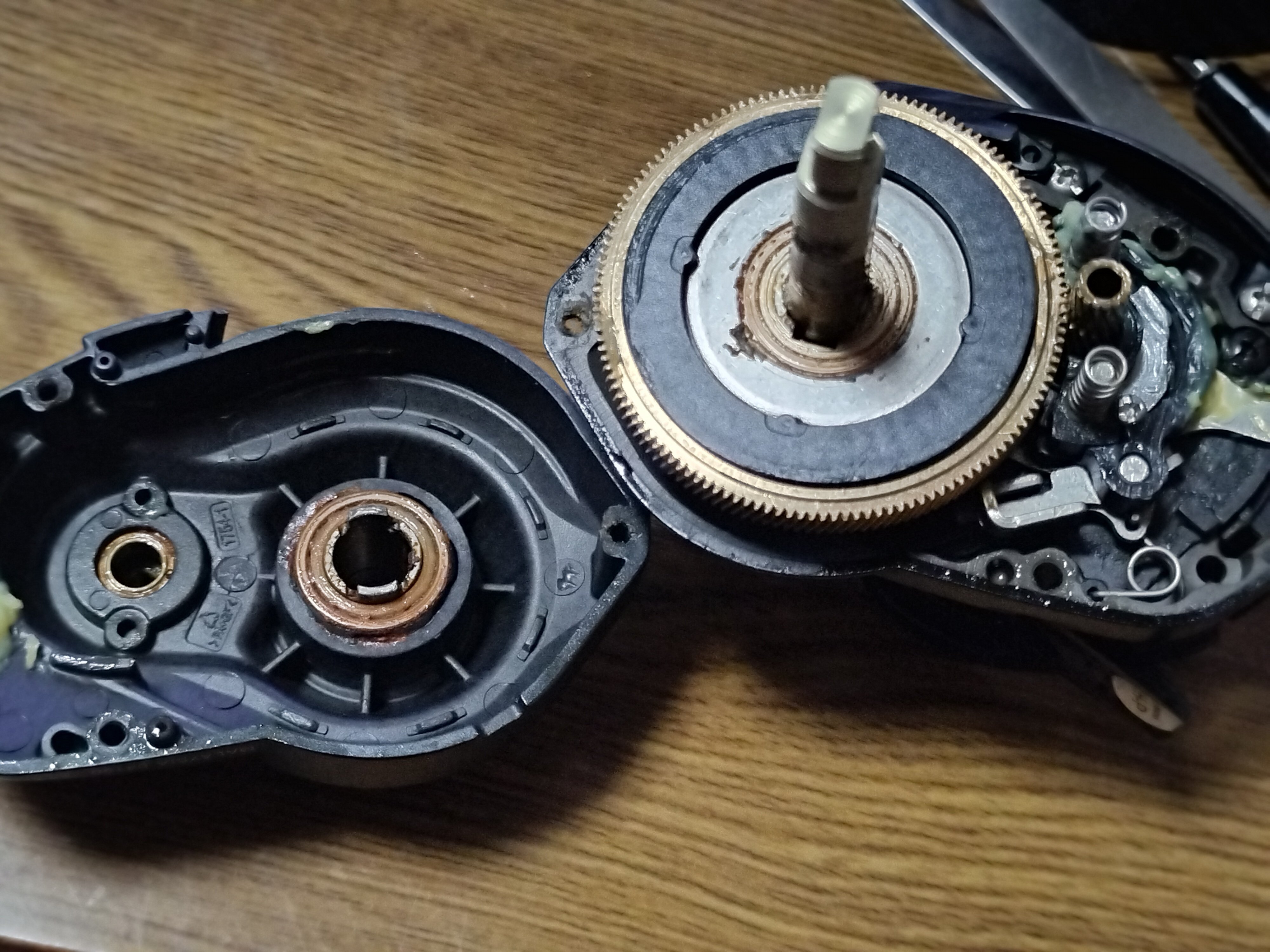 ベイトリールがクッソ錆びてしもた→→→自力で修理｜くわーい