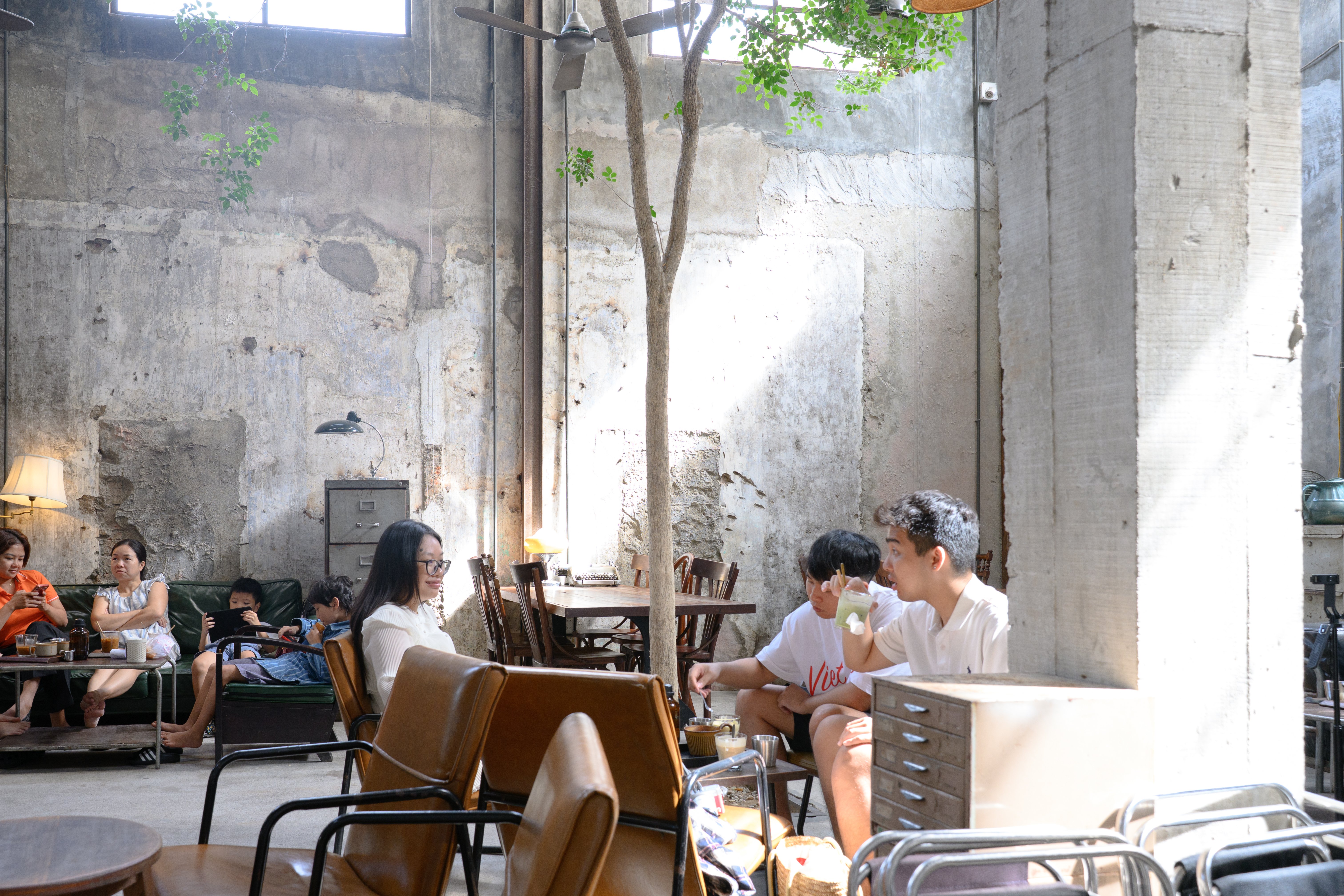 写真集】ベトナム・フエ 古都に咲く花と珈琲｜森山ゆりこ │ 会社員