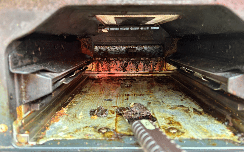 リンナイ　都市ガス　ガスコンロ　グリル内汚れ有り ゴトクから魚焼きグリルまで。掃除のプロにガスコンロのお手入れ