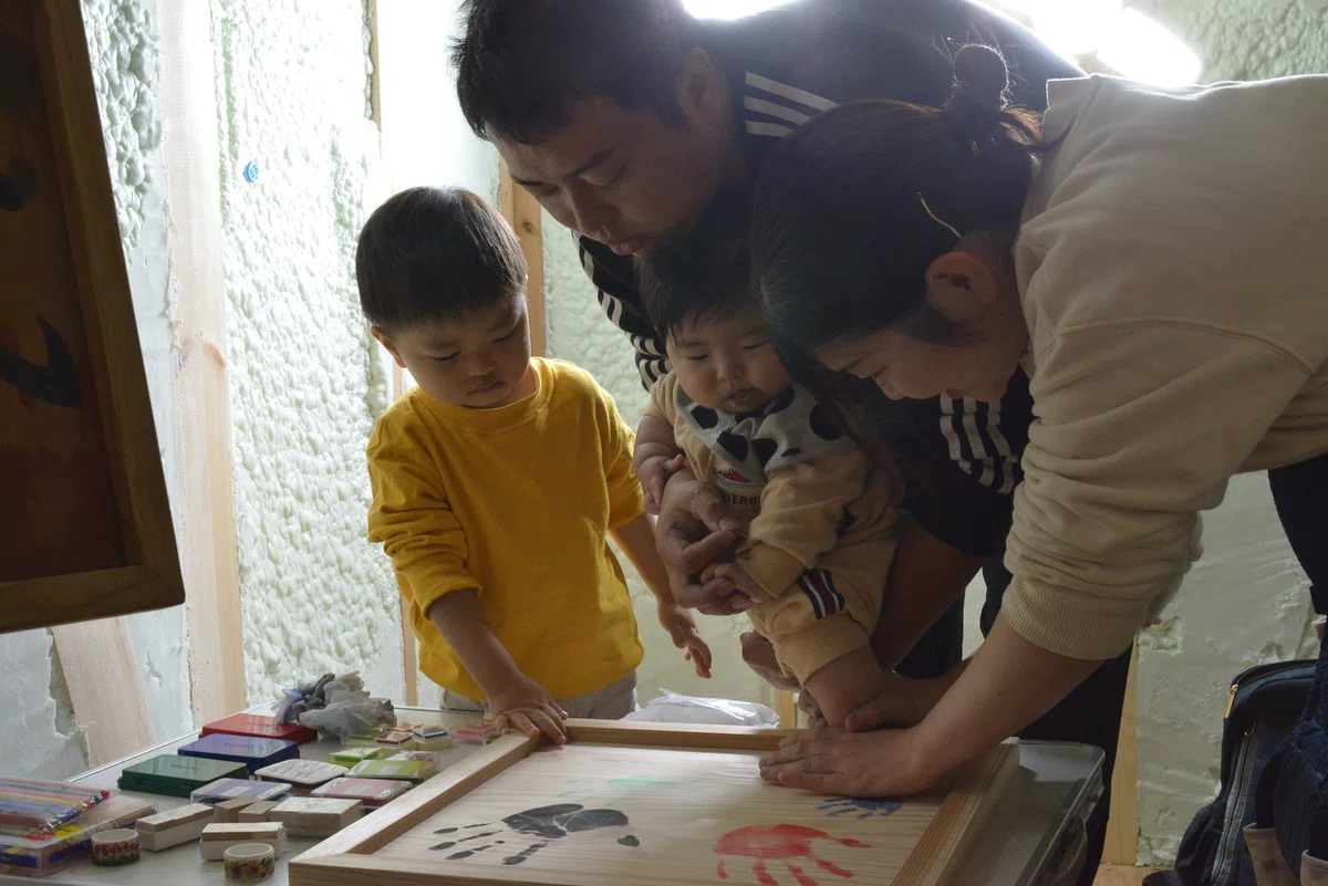 [M Residence] Splat! We held the handprint ceremony for the M residence ...