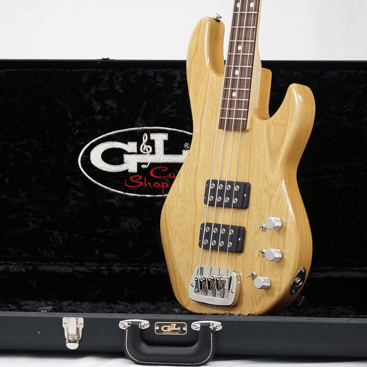 G&L エレキベース　L-2000 TRIBUTD カスタム G&L祭り！USAカスタムショップ製の極上「L-2000」！こちらは王道の