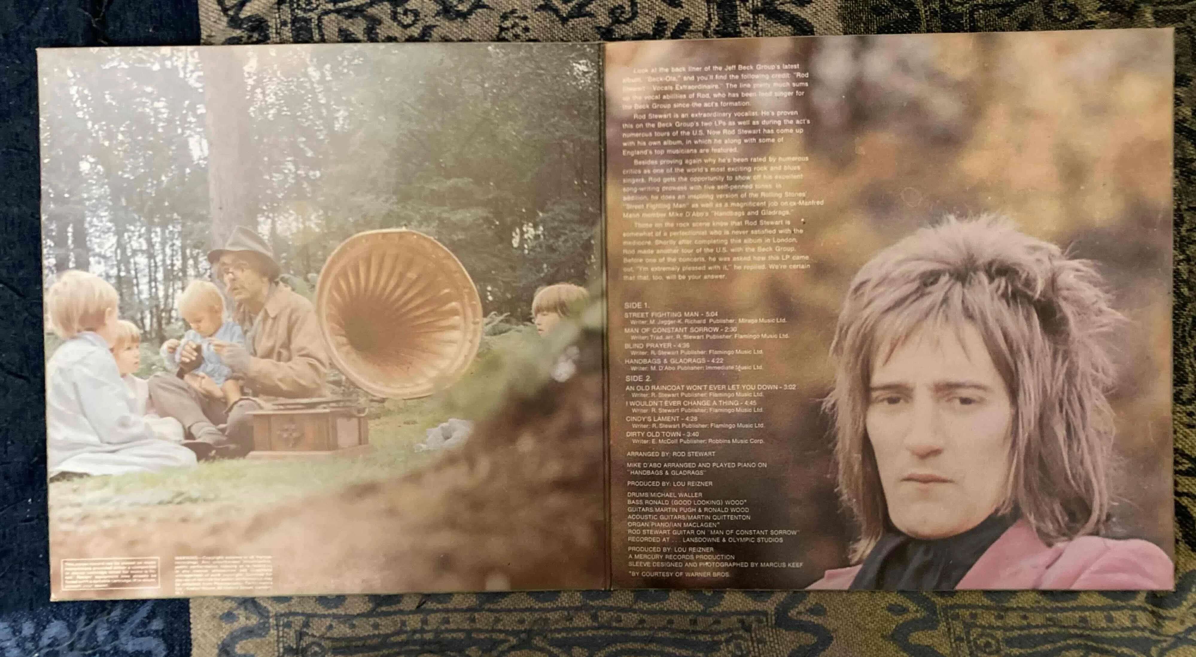 Rod Stewart [An Old Raincoat Won't Let You Down] Vertigo 847-200