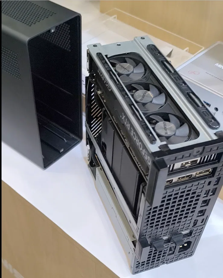 レビュー記事へのリンクあり】Minisforum MS-02 Ultraが化物な件