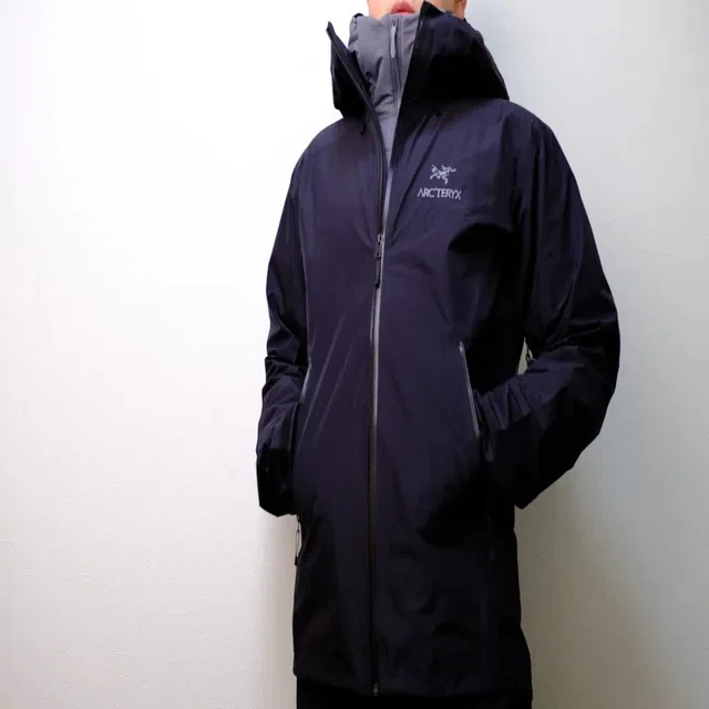 ARC'TERYX（アークテリクス）プロトンフーディーをレビュー！部屋・街