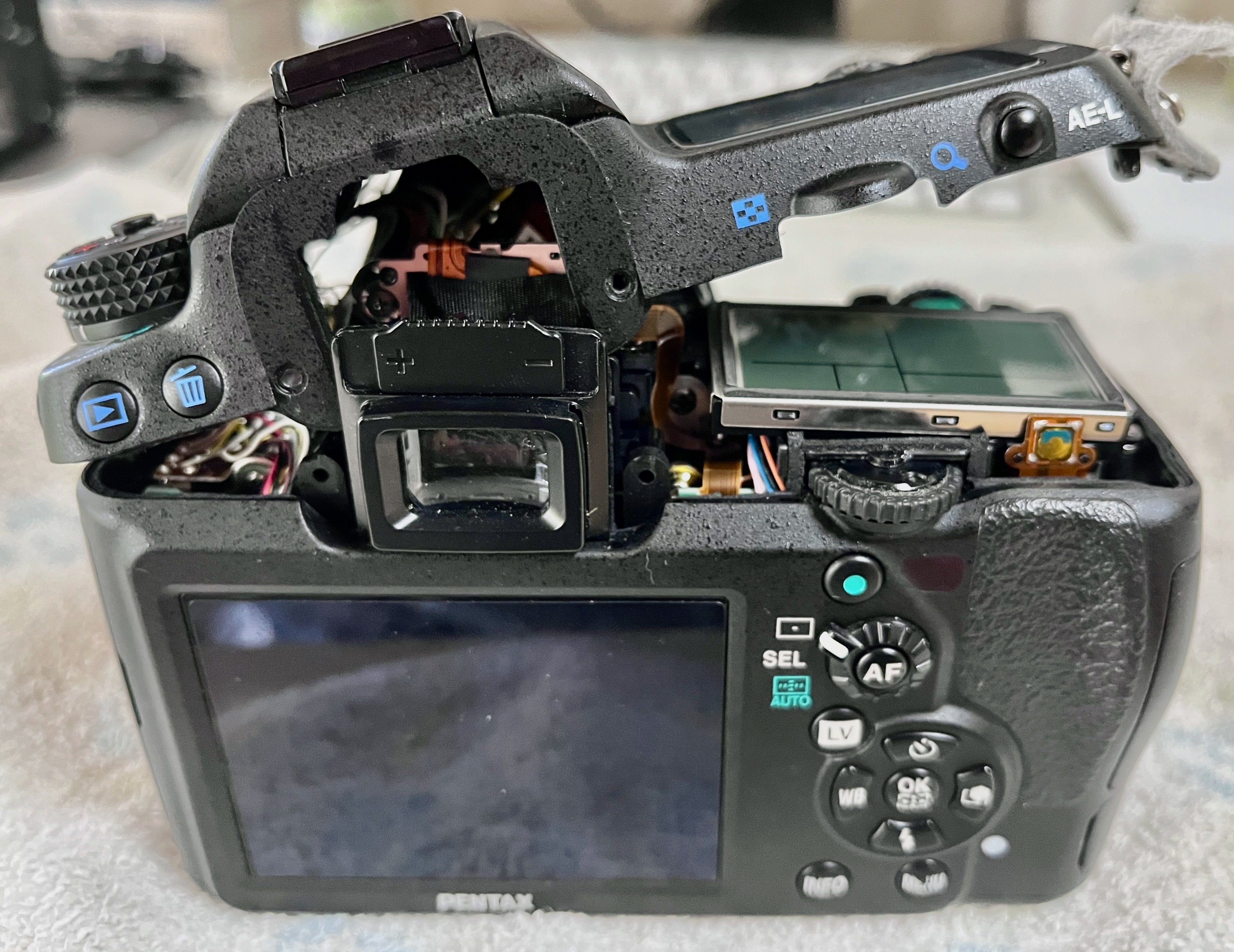 🏡いろいろメンテナンス】一眼レフカメラのスイッチの動きが悪いのを