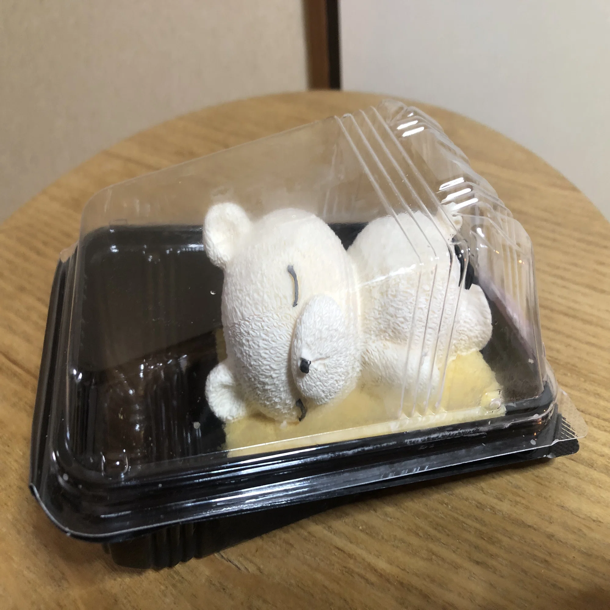 ドン・キホーテ」で見つけた【おねんねクマちゃん】洋菓子?｜マッシーニ